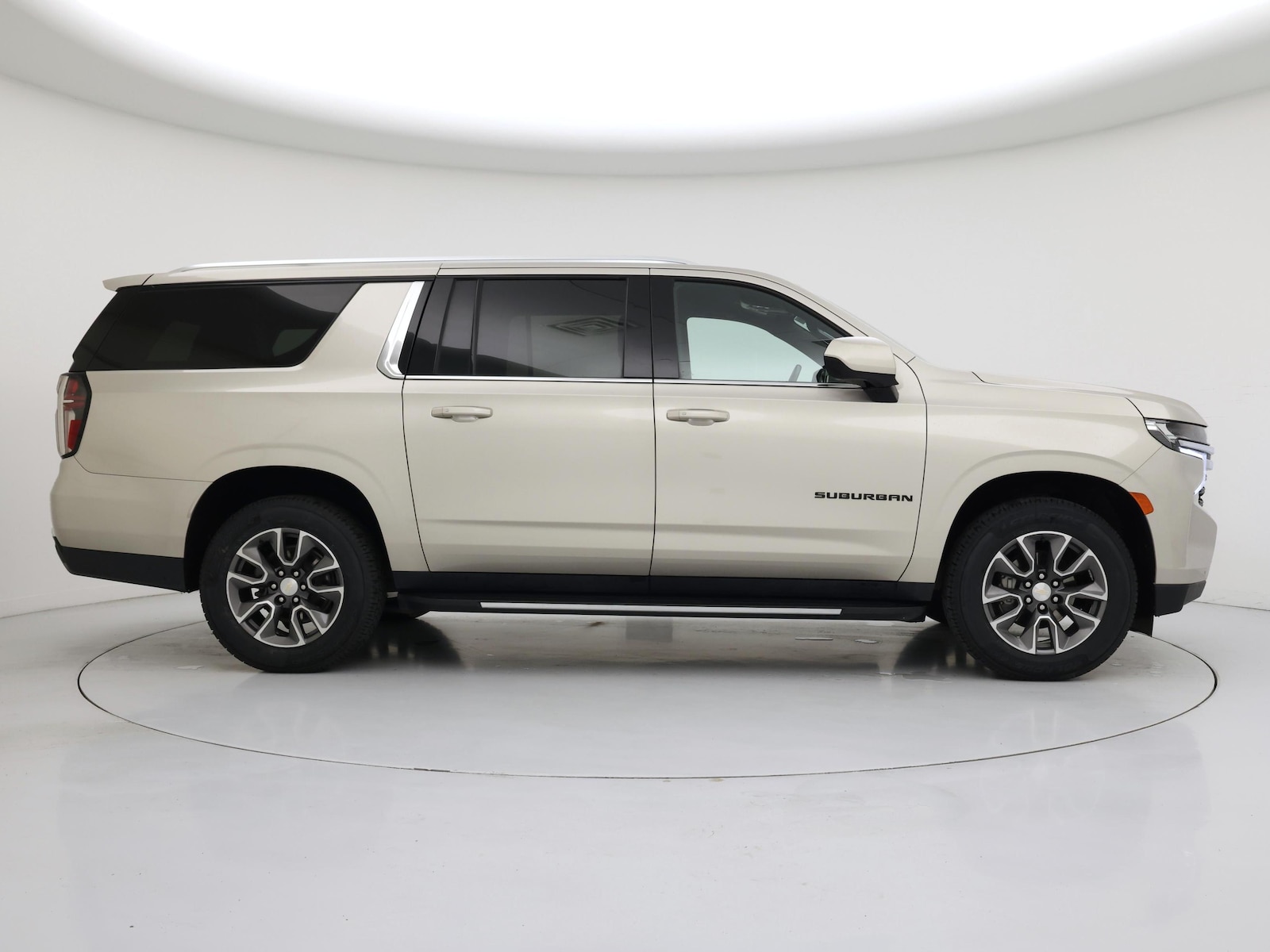 2023 Chevrolet Suburban LS - Photo 8