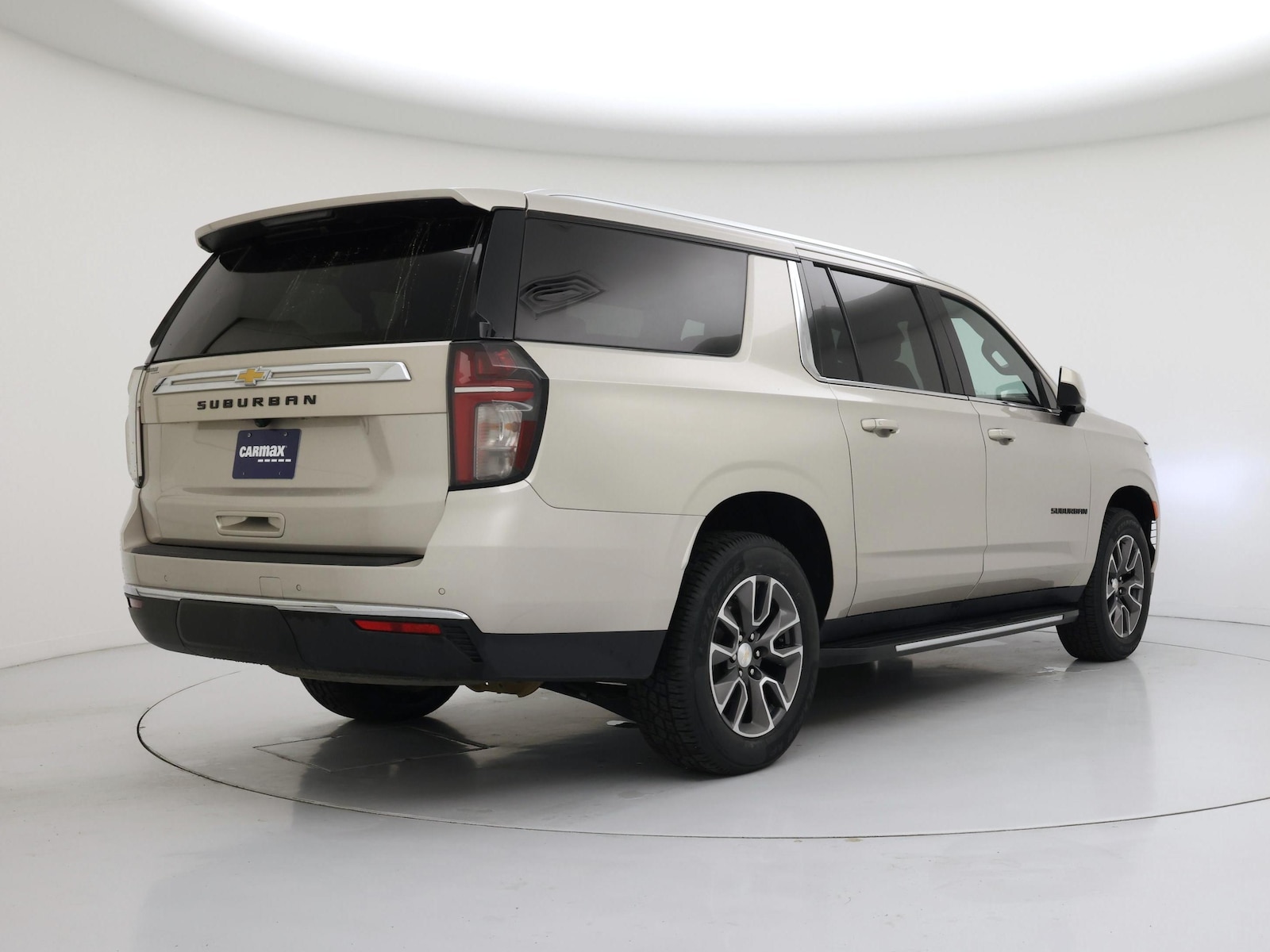 2023 Chevrolet Suburban LS - Photo 9