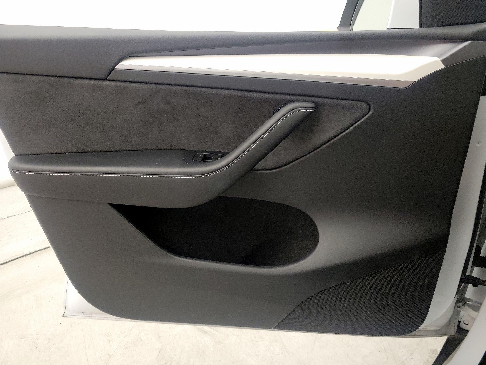 Thumbnail: 2023 Tesla Model Y - 12