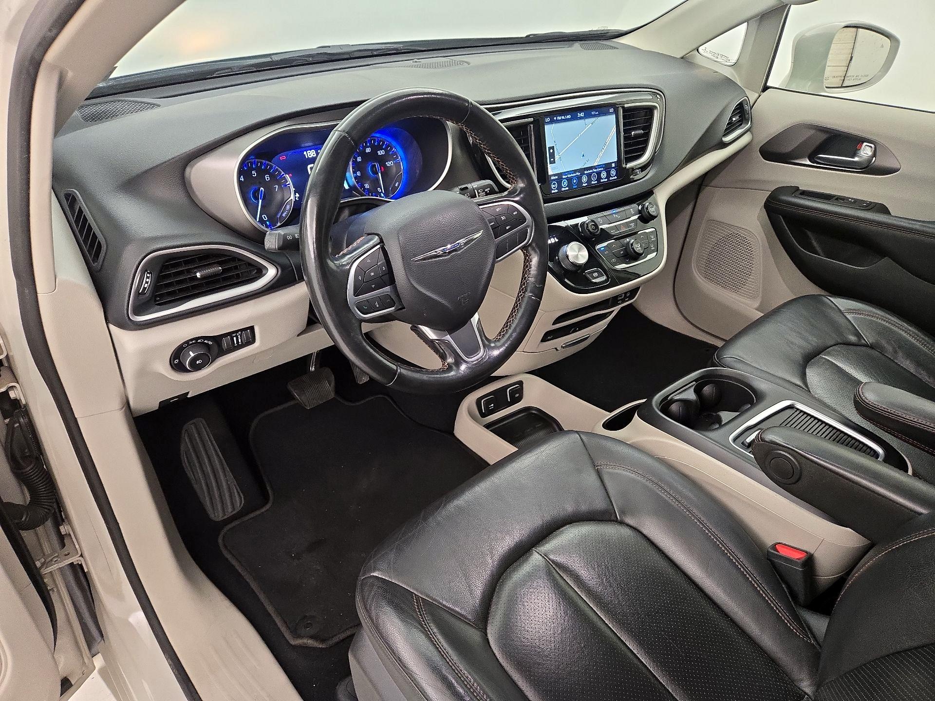 Thumbnail: 2020 Chrysler Pacifica - 11