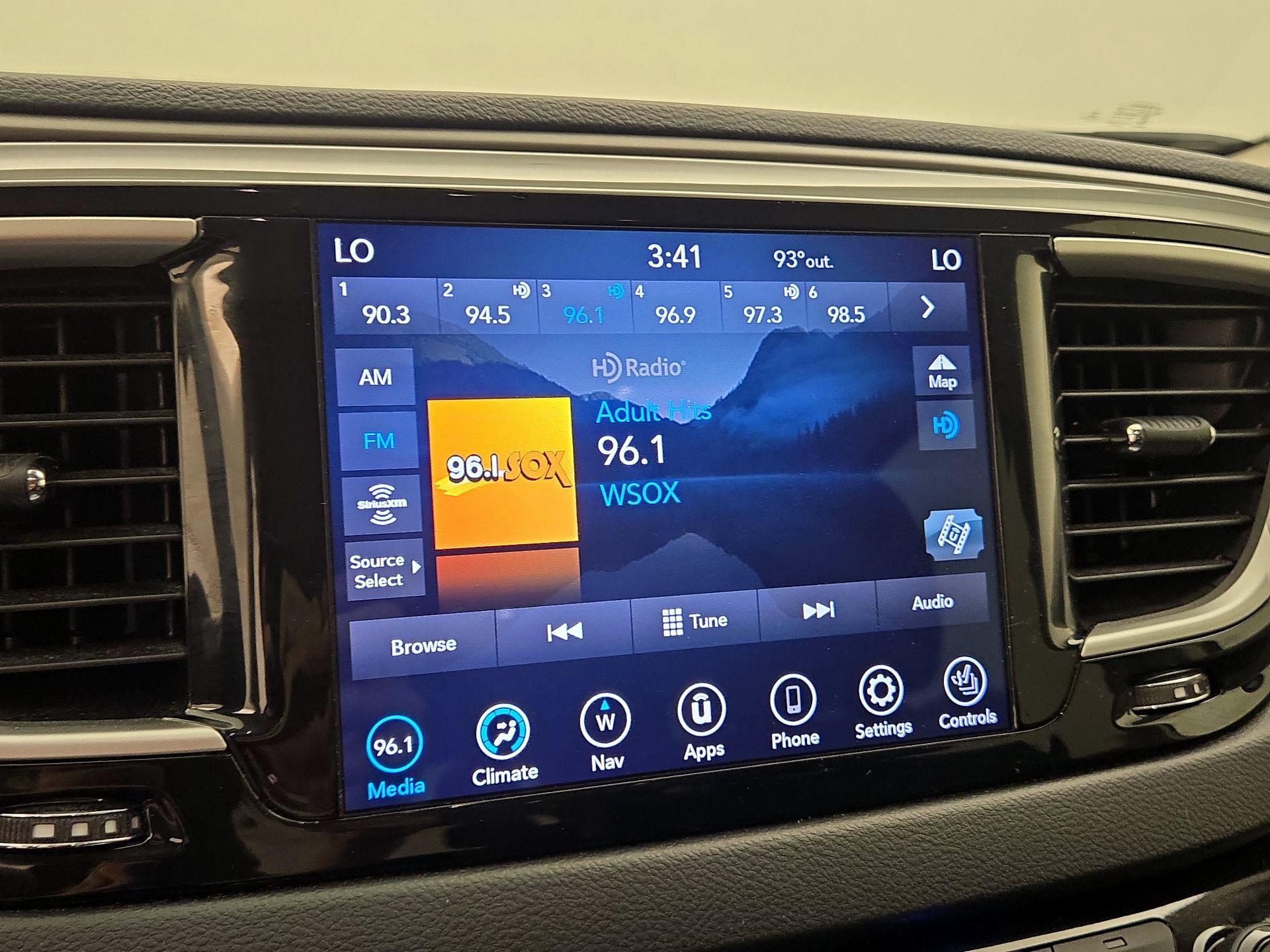 Thumbnail: 2020 Chrysler Pacifica - 16