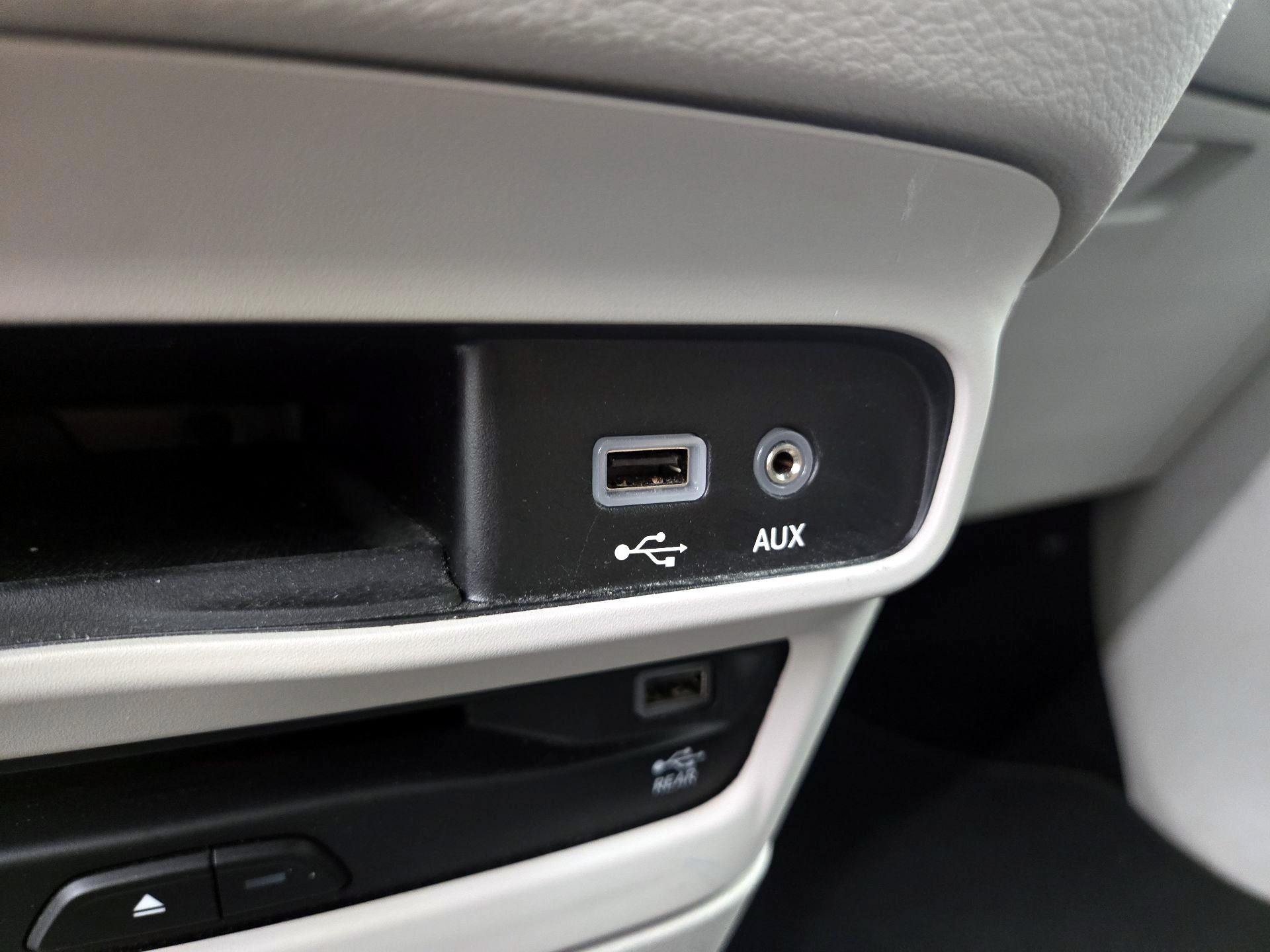 Thumbnail: 2020 Chrysler Pacifica - 19