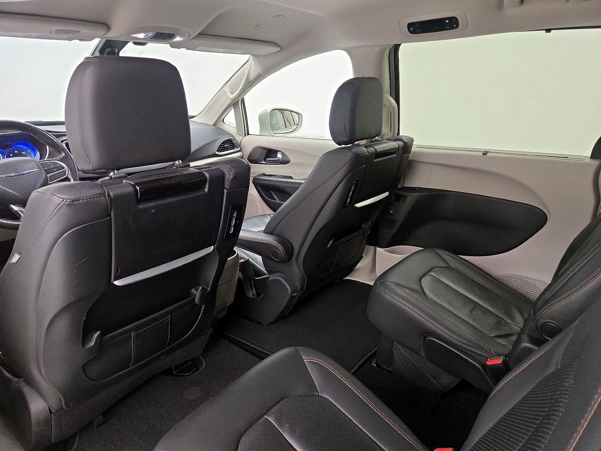 Thumbnail: 2020 Chrysler Pacifica - 20