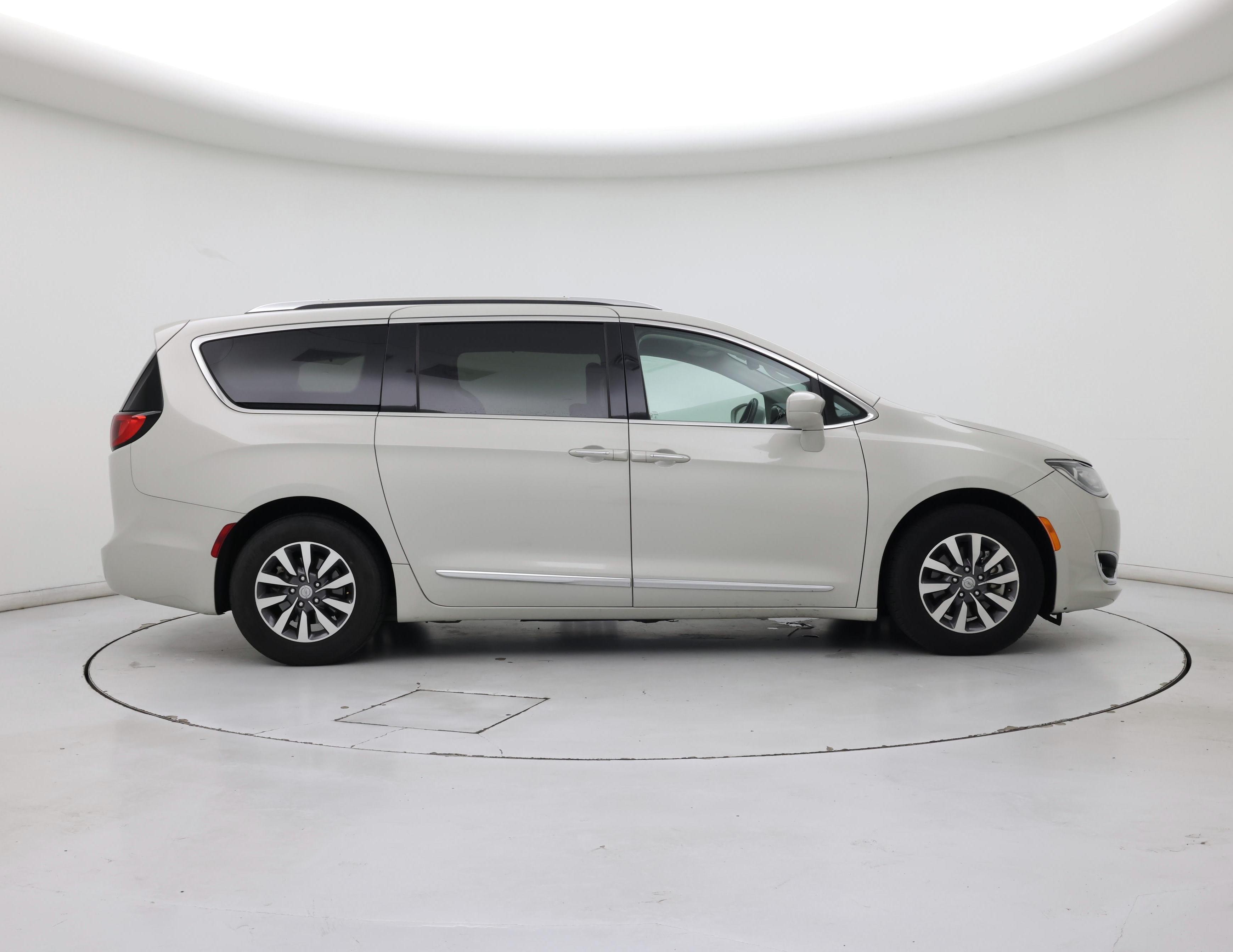 Thumbnail: 2020 Chrysler Pacifica - 7
