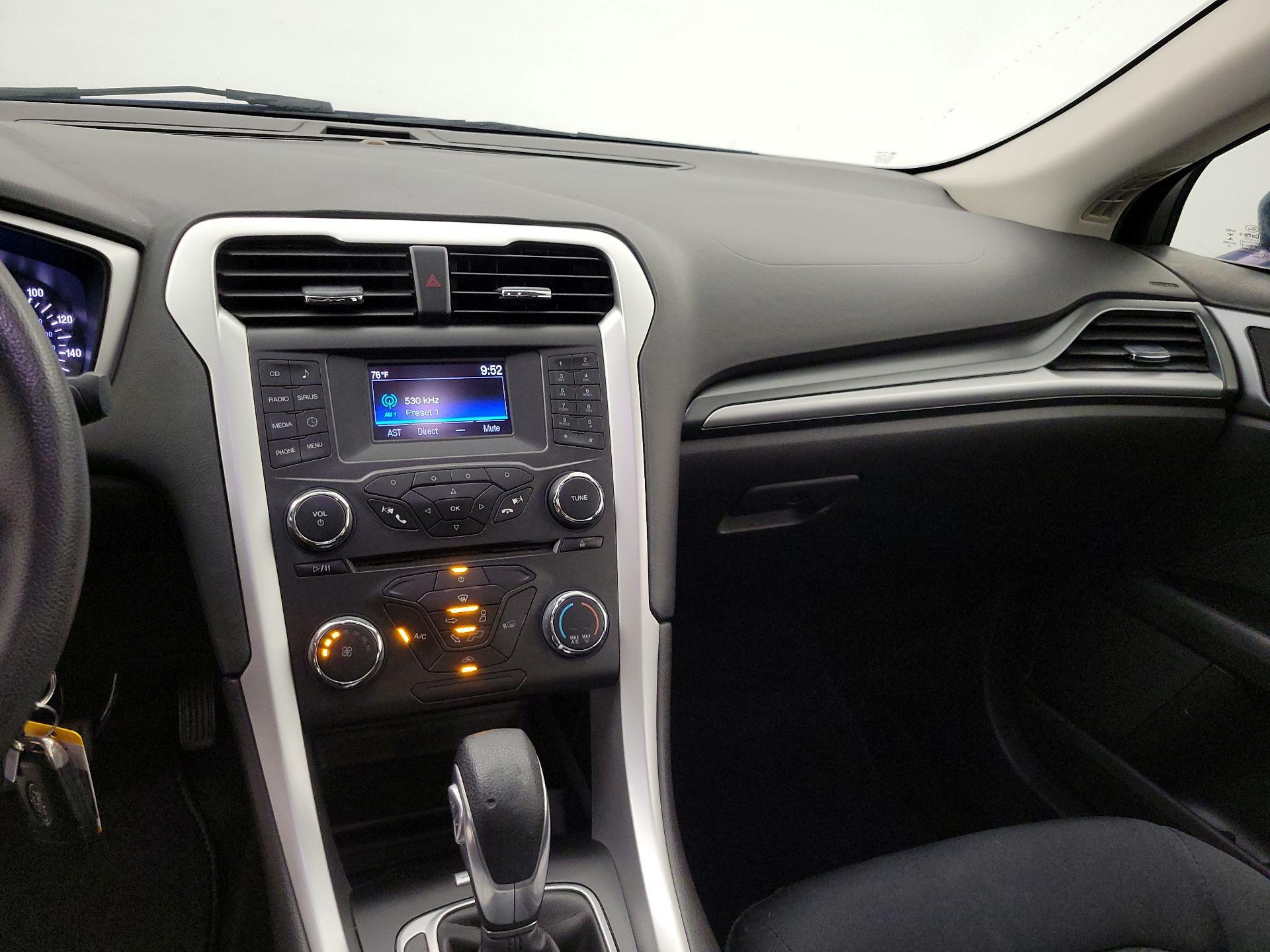 Thumbnail: 2016 Ford Fusion - 9