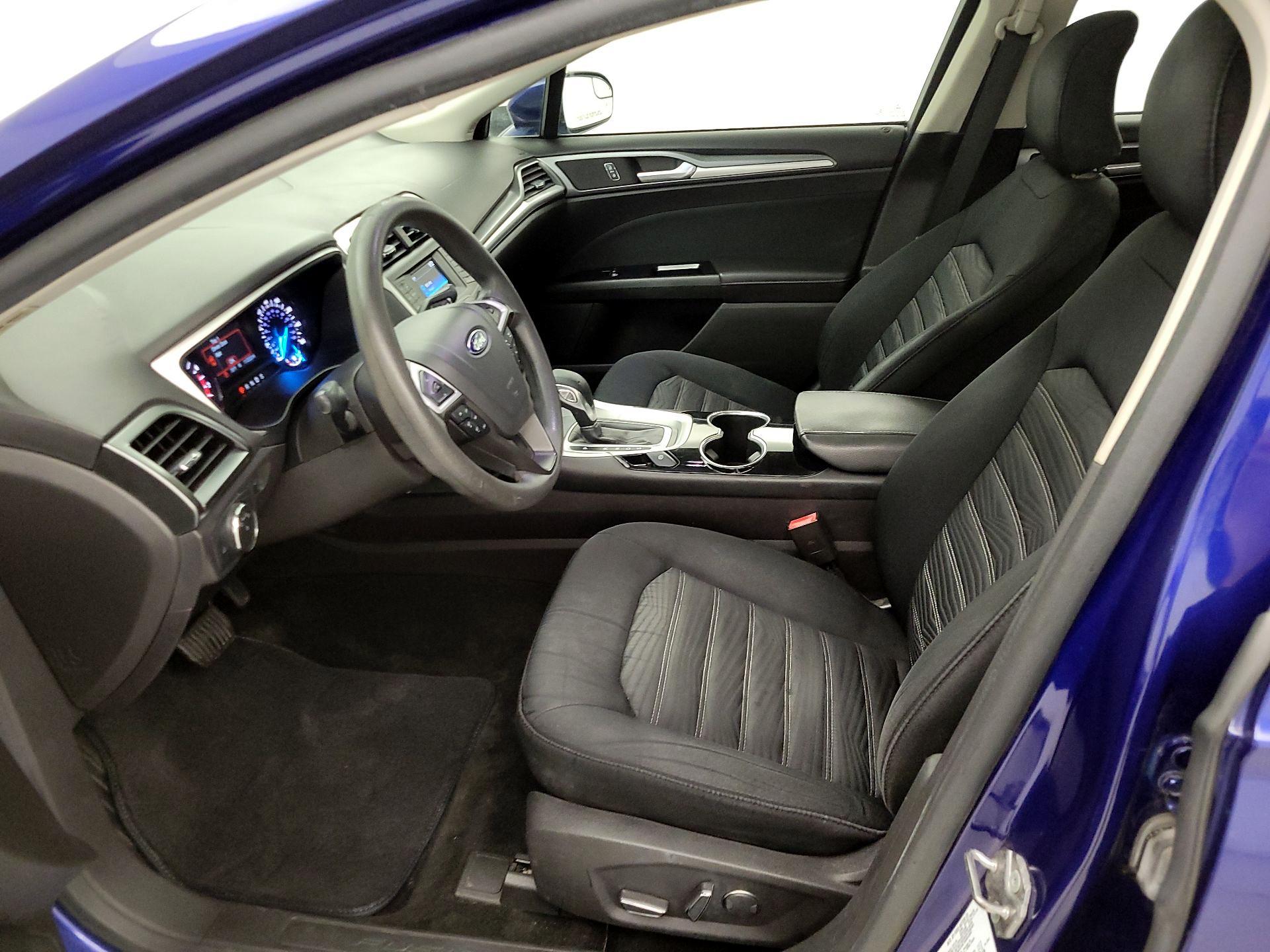 Thumbnail: 2016 Ford Fusion - 11