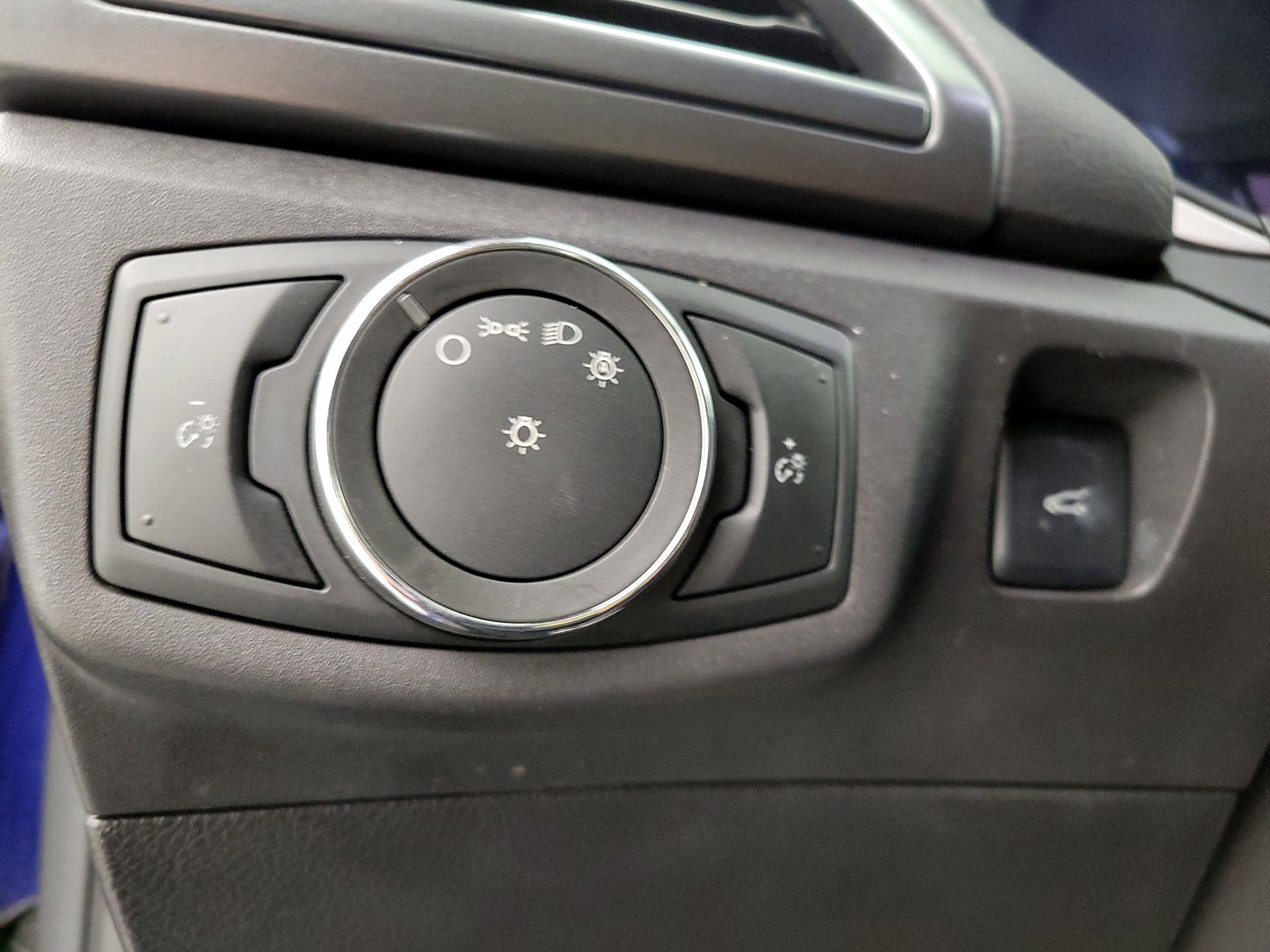 Thumbnail: 2016 Ford Fusion - 13