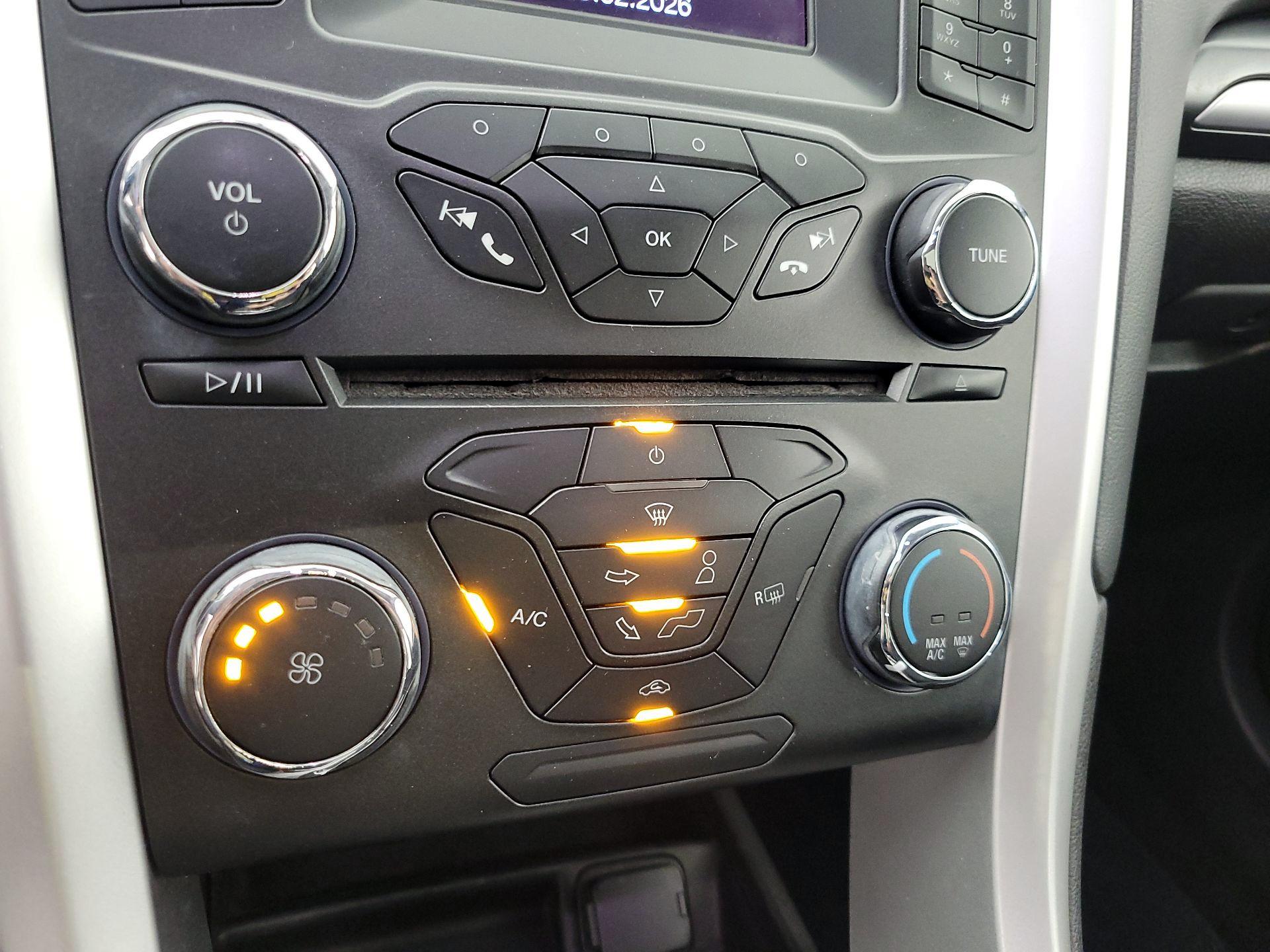 Thumbnail: 2016 Ford Fusion - 16