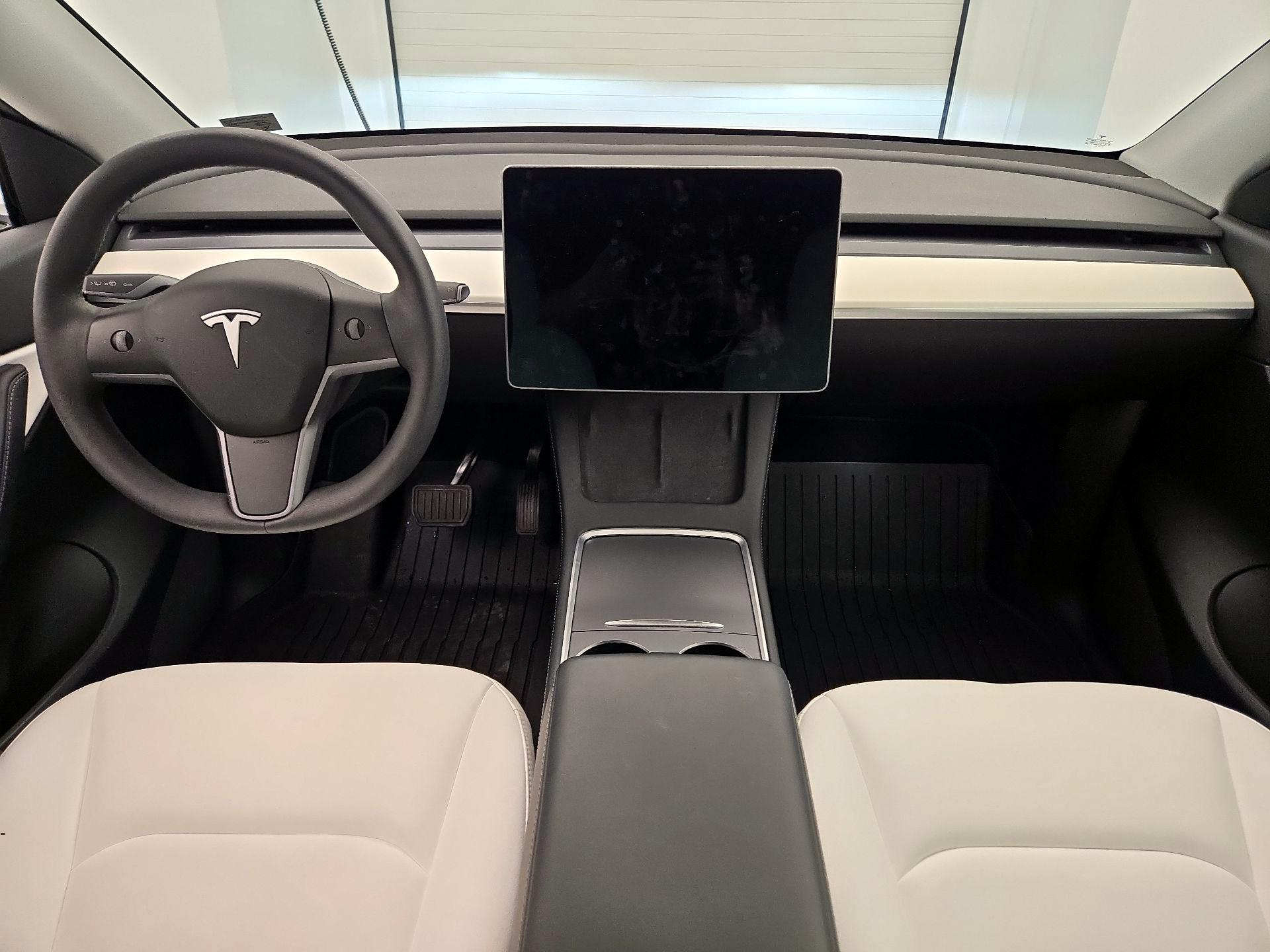Thumbnail: 2022 Tesla Model Y - 9