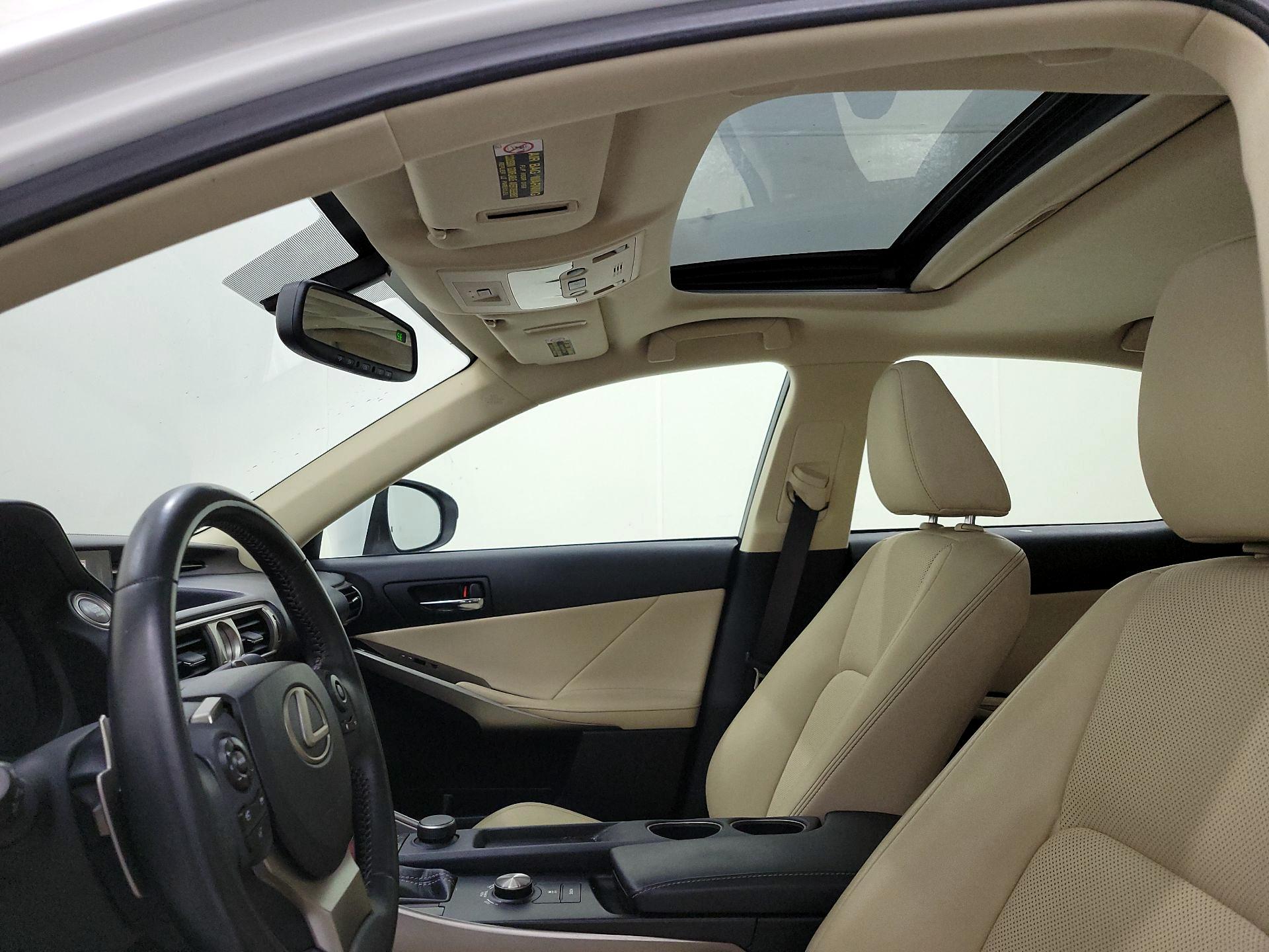 Thumbnail: 2015 Lexus IS - 18