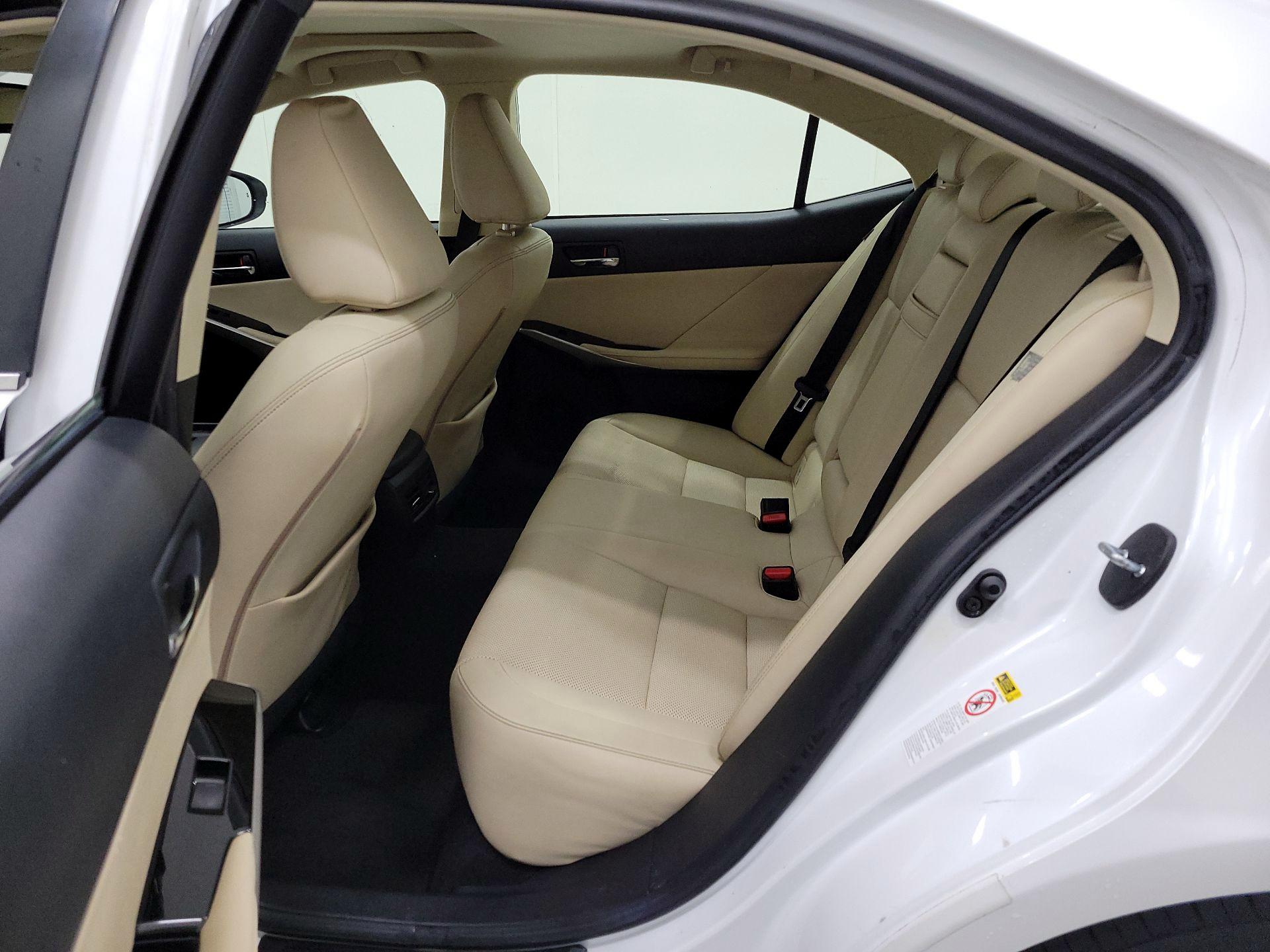 Thumbnail: 2015 Lexus IS - 19
