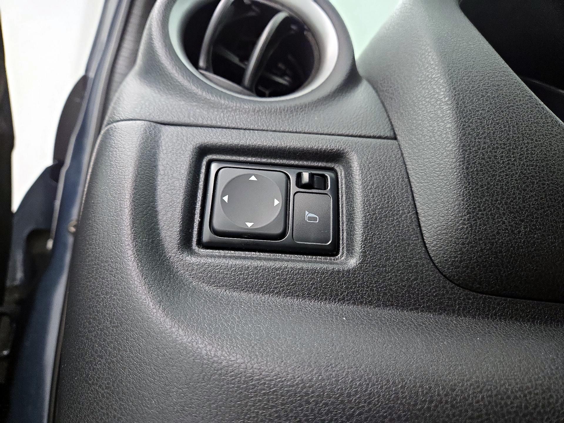 Thumbnail: 2015 Nissan Versa - 11