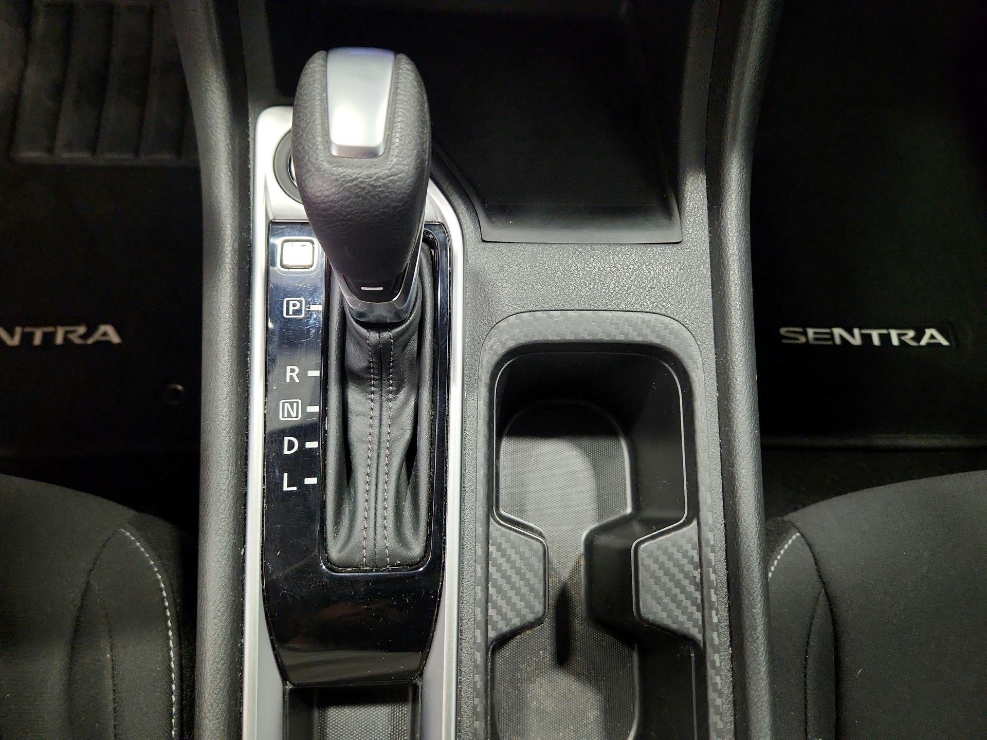 Thumbnail: 2022 Nissan Sentra - 17