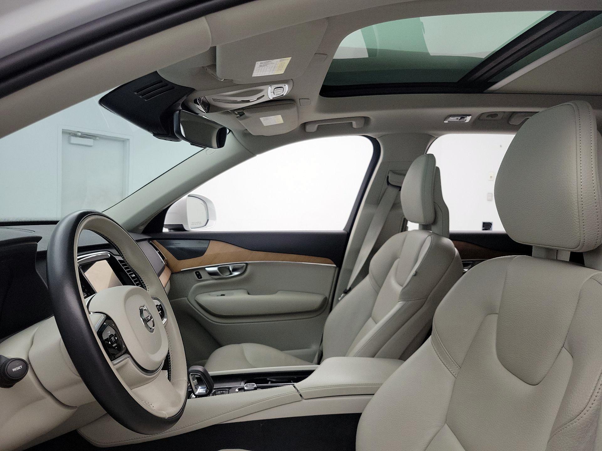 Thumbnail: 2022 Volvo XC90 - 20