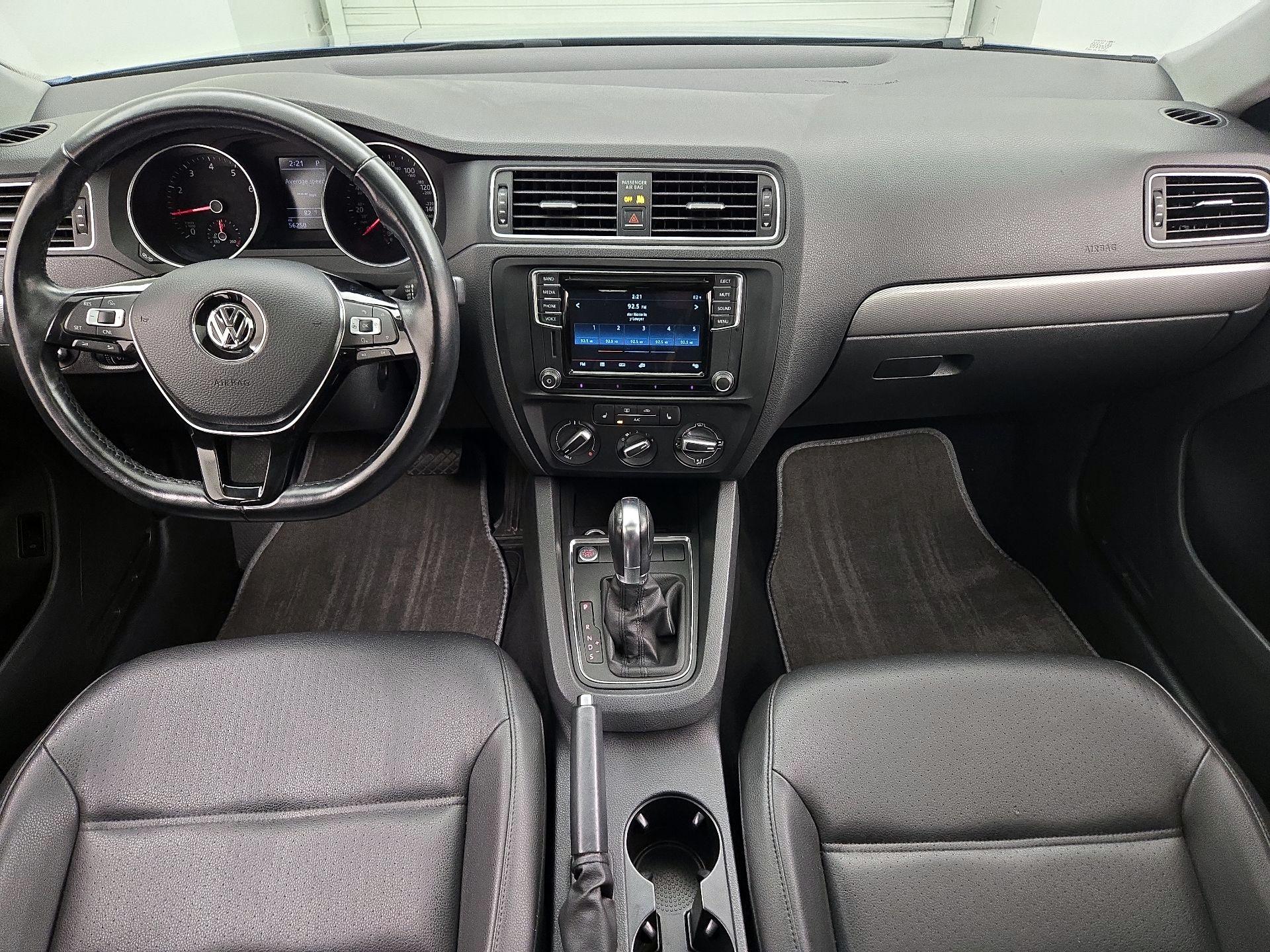 Thumbnail: 2017 Volkswagen Jetta - 9