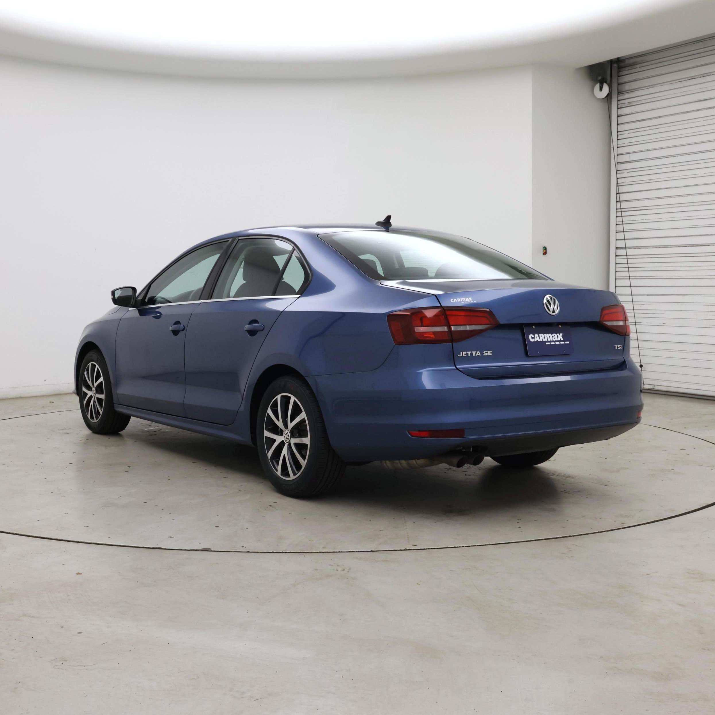 Thumbnail: 2017 Volkswagen Jetta - 2