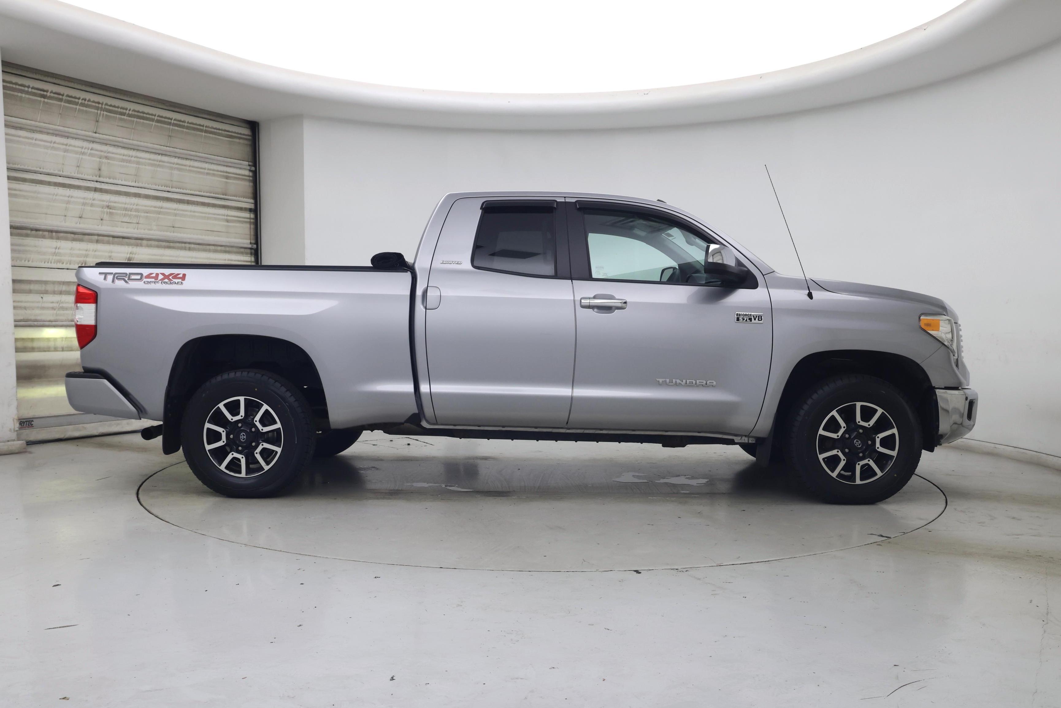 Thumbnail: 2017 Toyota Tundra - 7