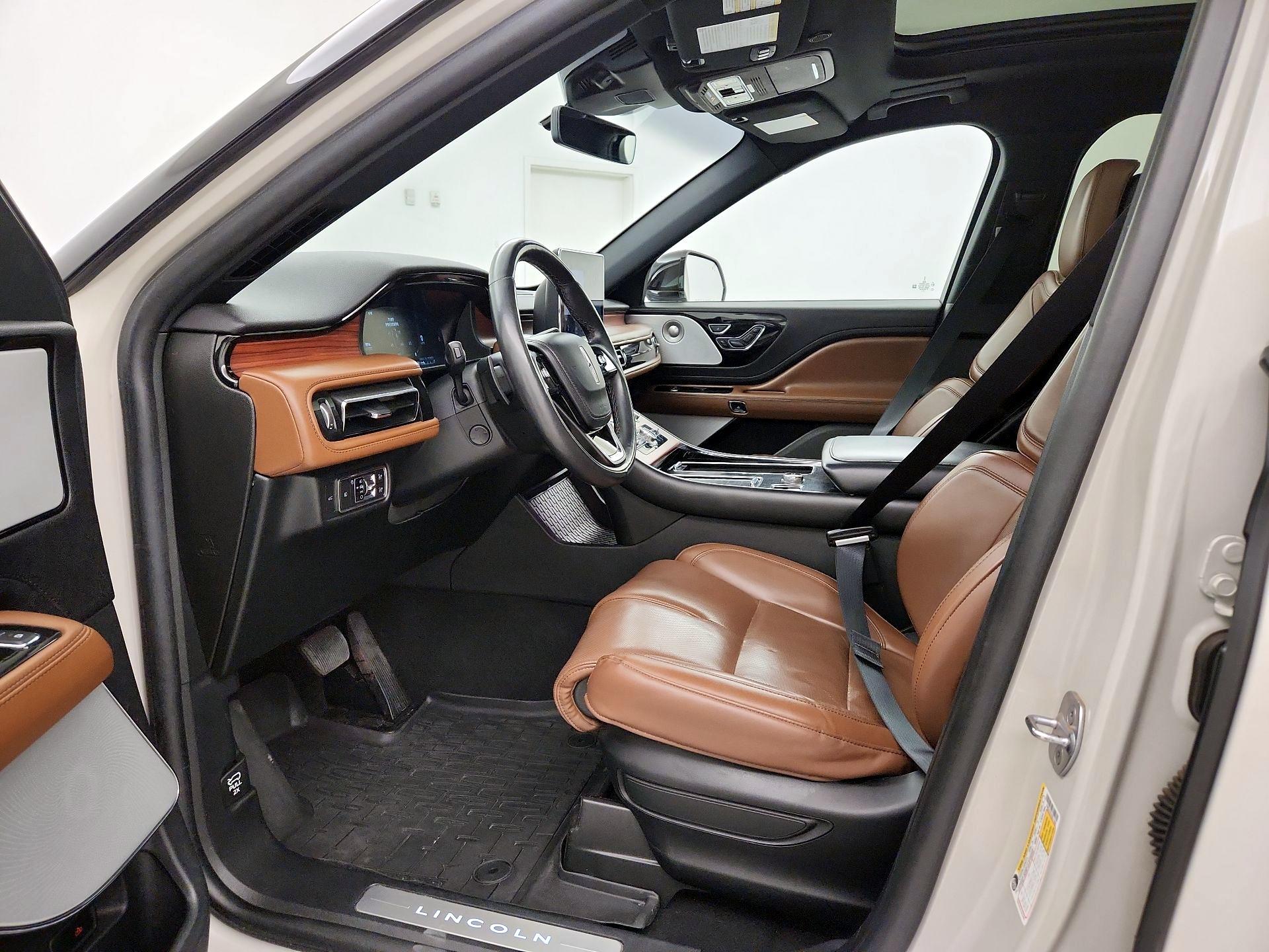 Thumbnail: 2022 Lincoln Aviator - 11