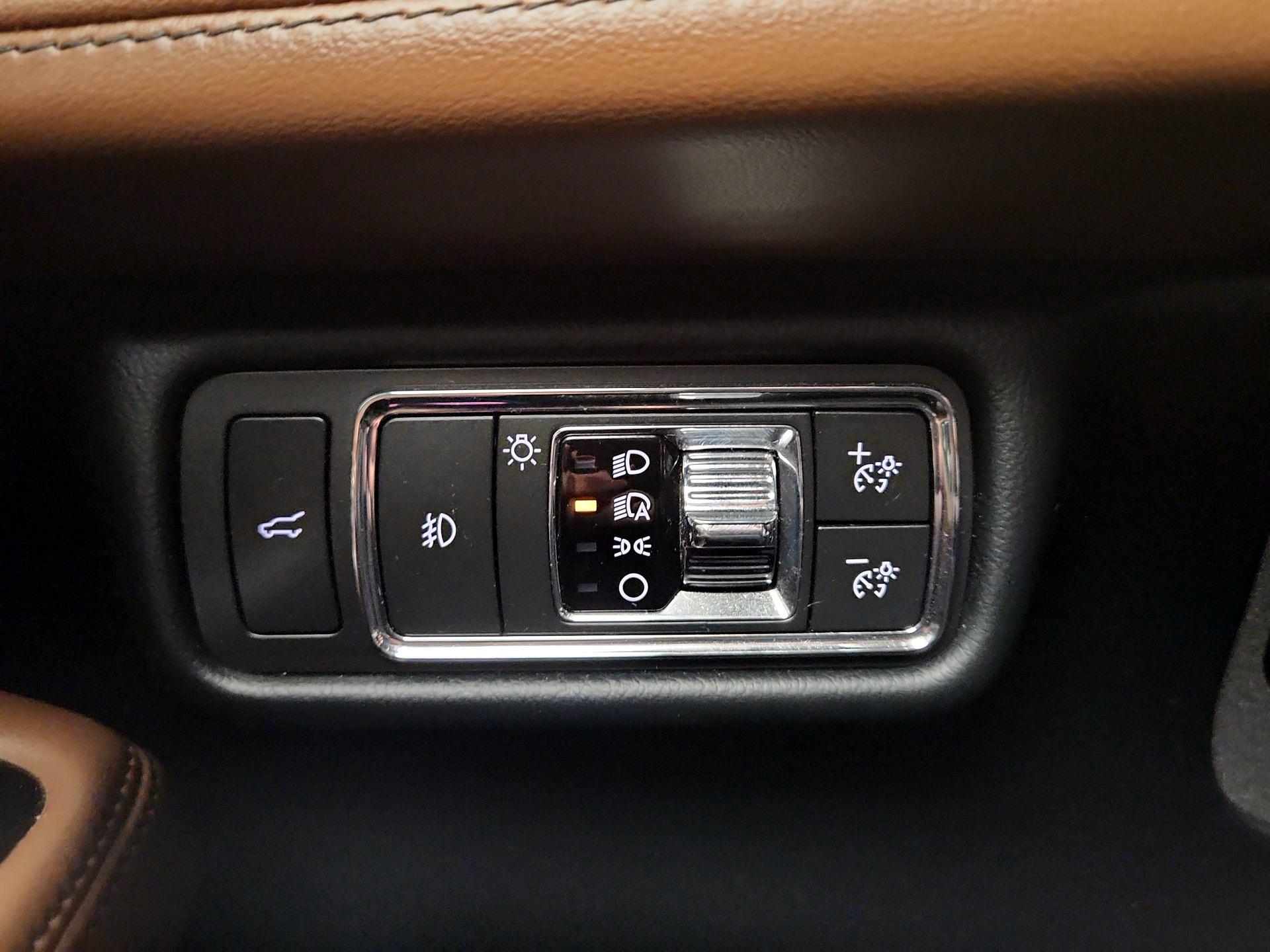 Thumbnail: 2022 Lincoln Aviator - 13