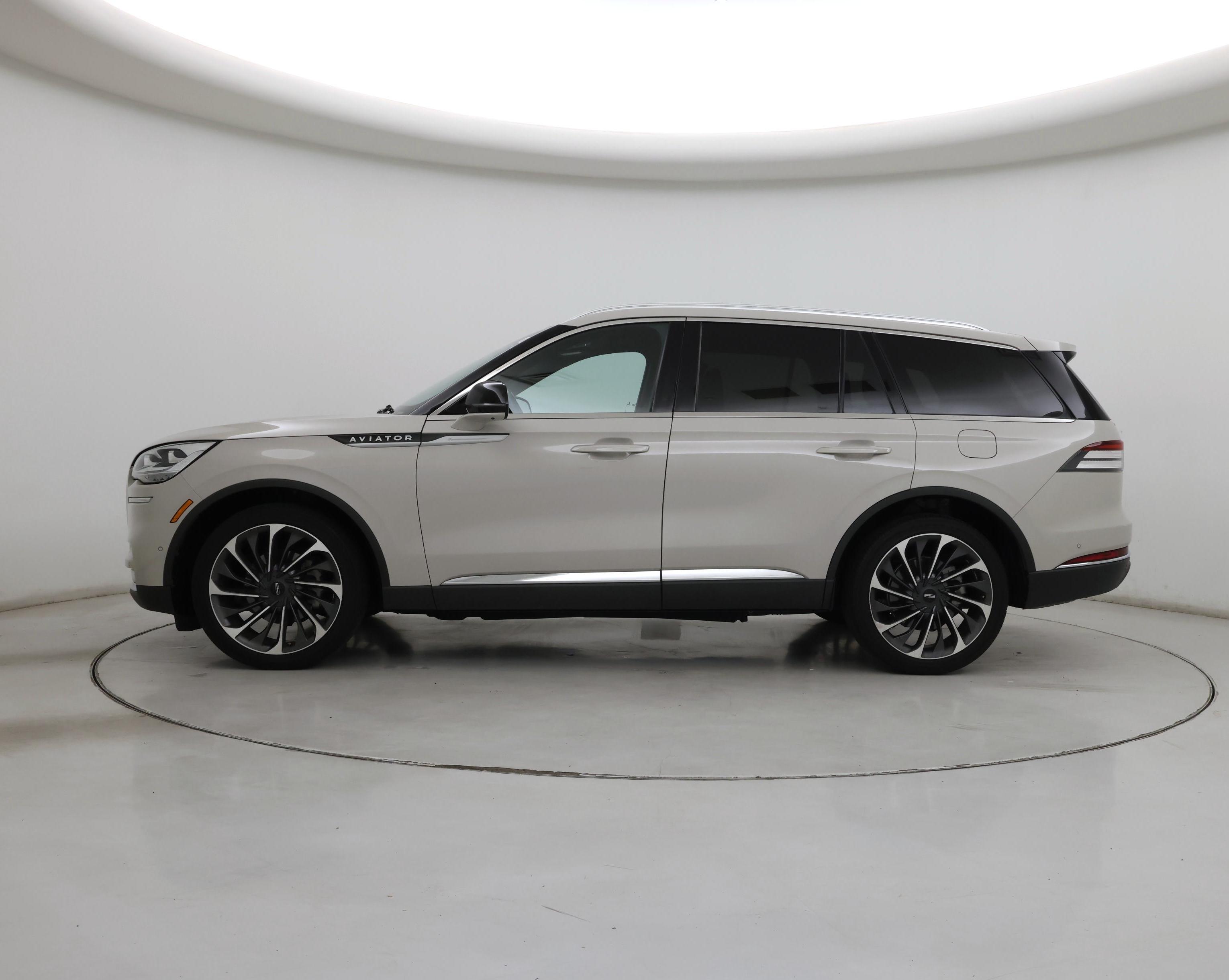 Thumbnail: 2022 Lincoln Aviator - 3