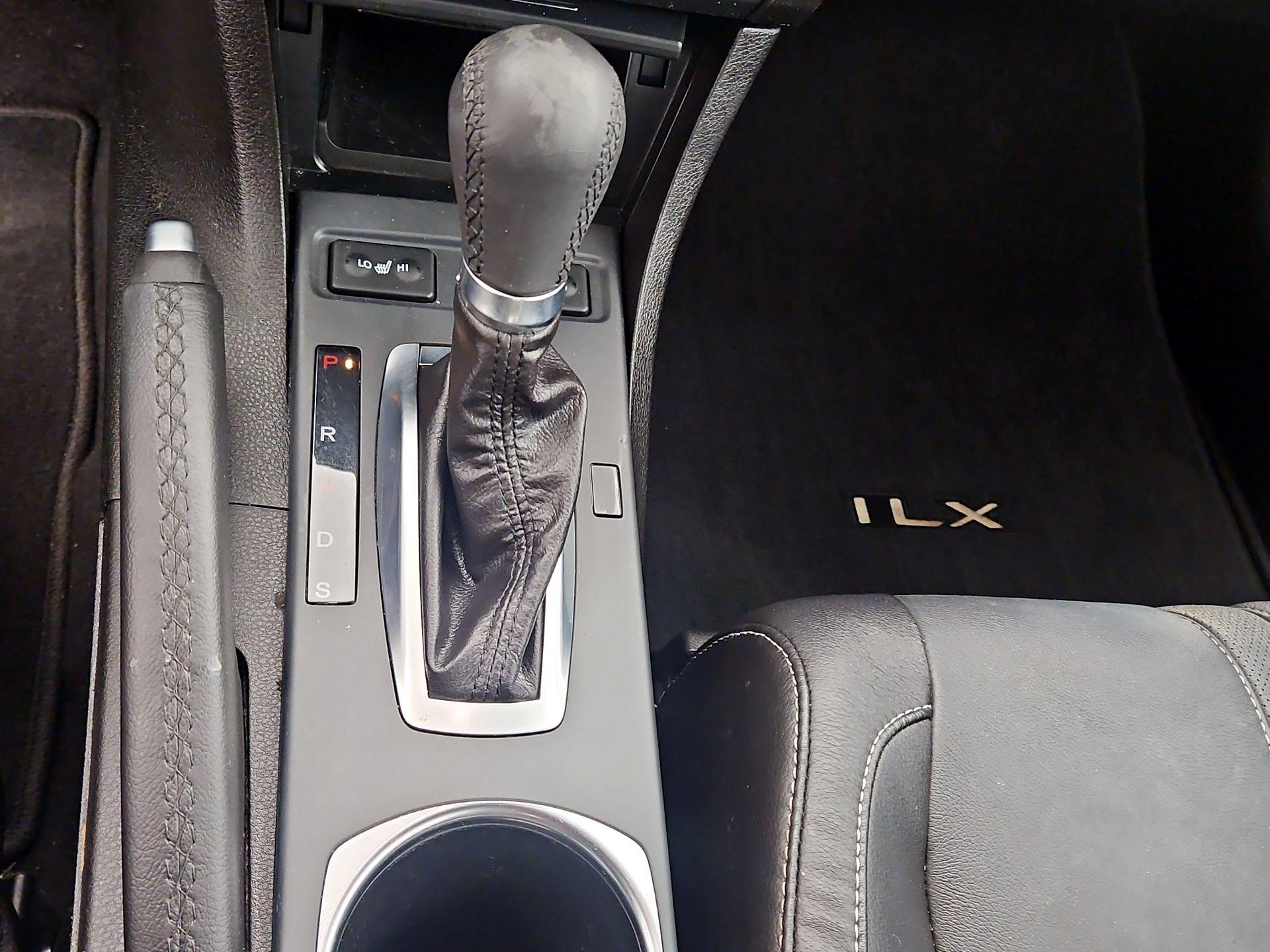 Thumbnail: 2020 Acura ILX - 17