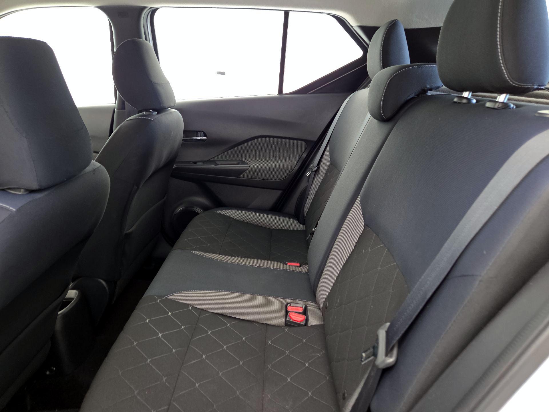 Thumbnail: 2018 Nissan Kicks - 18