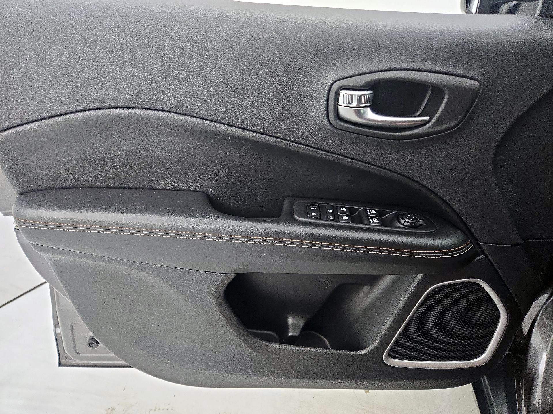 Thumbnail: 2019 Jeep Compass - 12