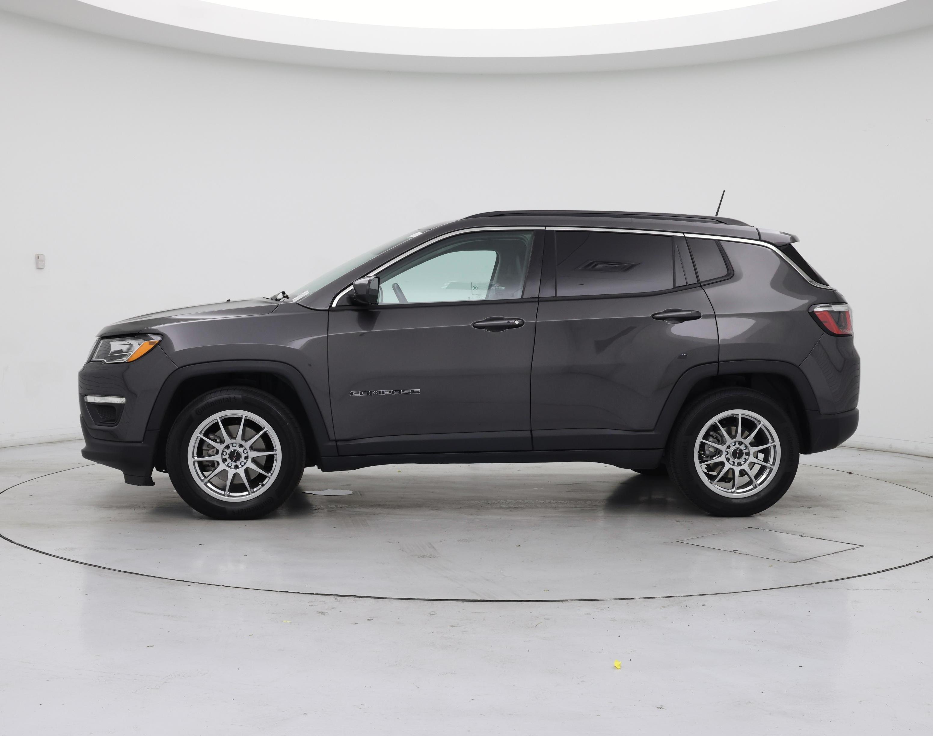 Thumbnail: 2019 Jeep Compass - 3
