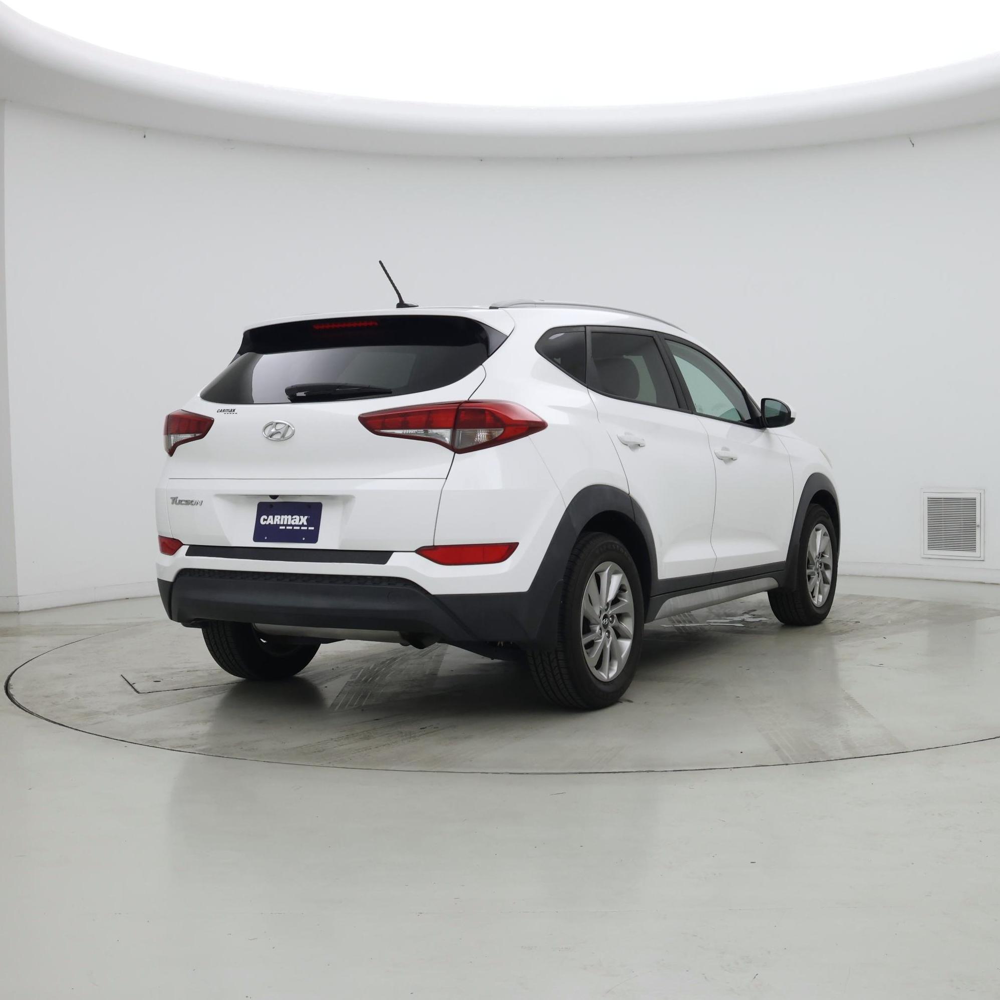 Thumbnail: 2017 Hyundai Tucson - 8
