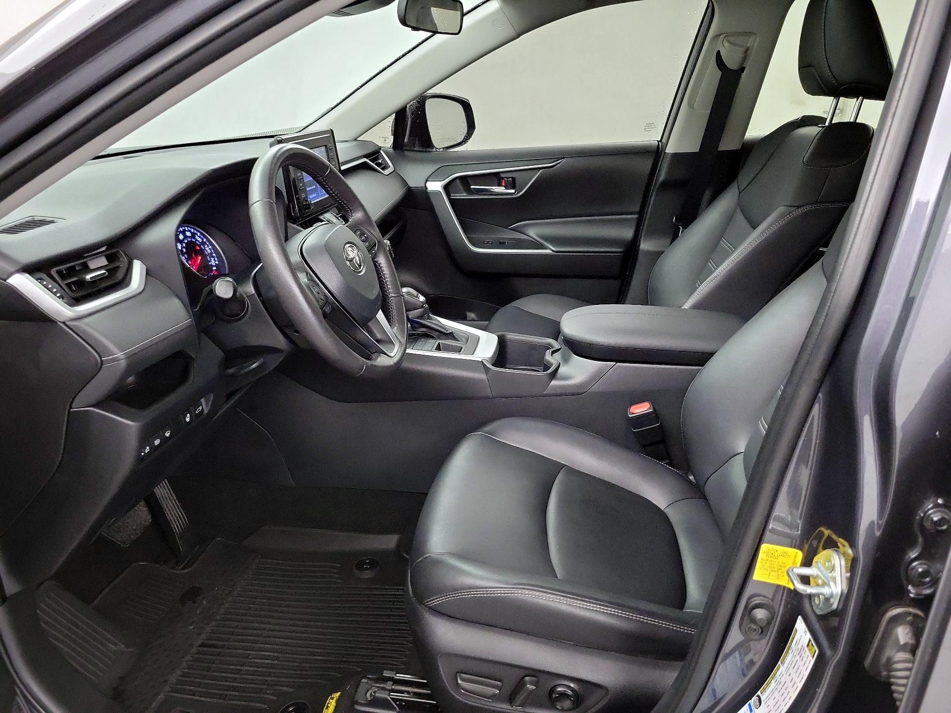 Thumbnail: 2022 Toyota RAV4 - 11
