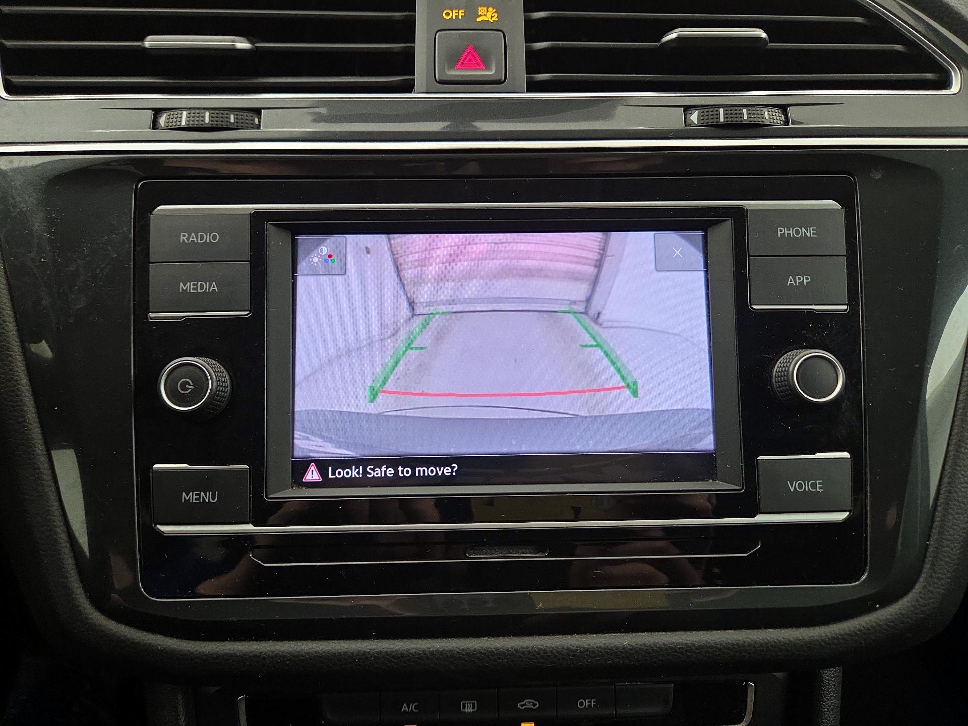 Thumbnail: 2020 Volkswagen Tiguan - 14