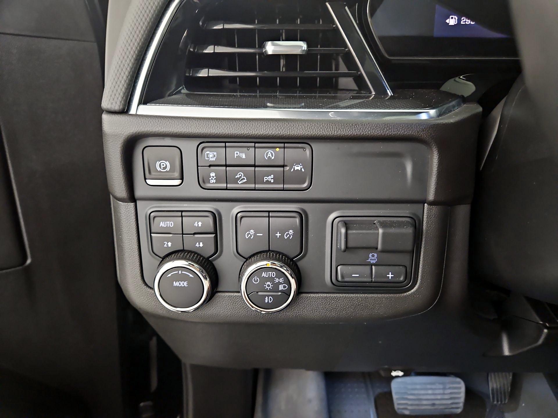 Thumbnail: 2025 Chevrolet Tahoe - 11