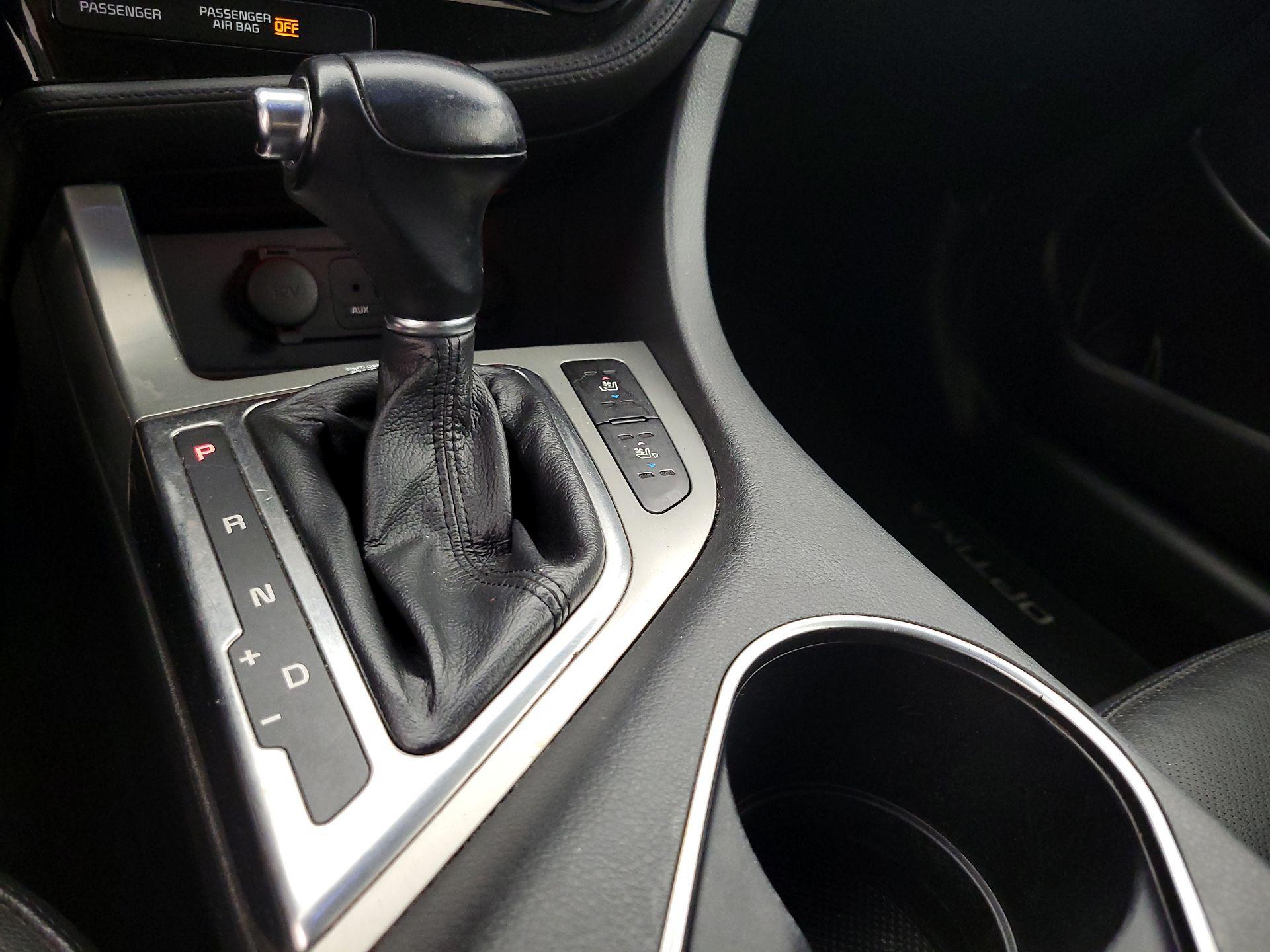 Thumbnail: 2015 Kia Optima - 16