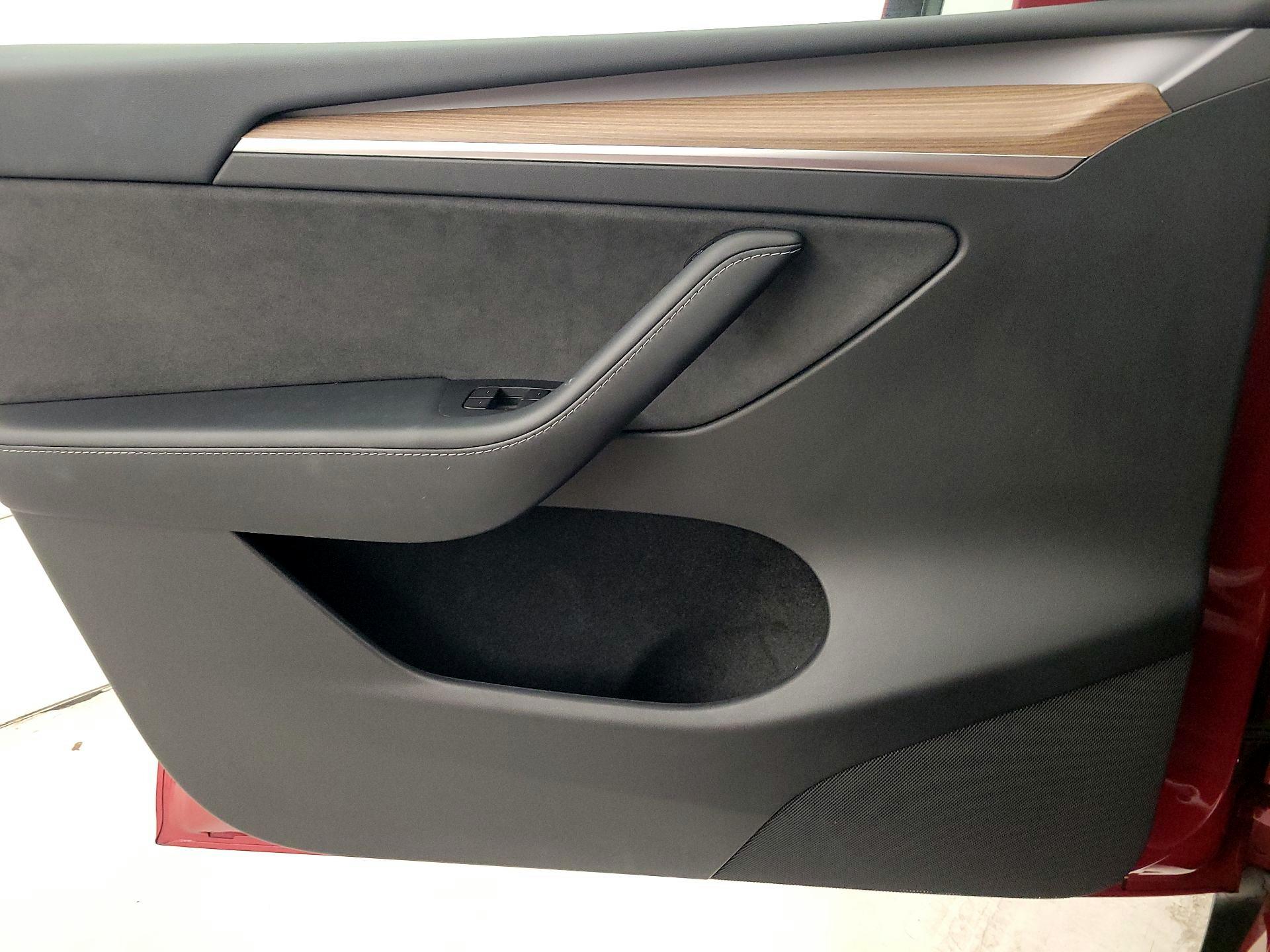 Thumbnail: 2022 Tesla Model Y - 12