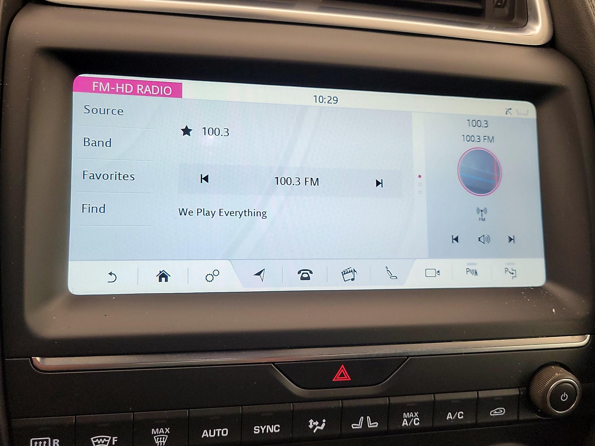 Thumbnail: 2019 Jaguar E-Pace - 16