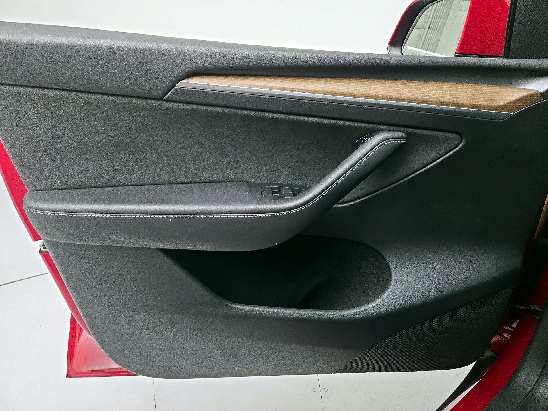 Thumbnail: 2023 Tesla Model Y - 12