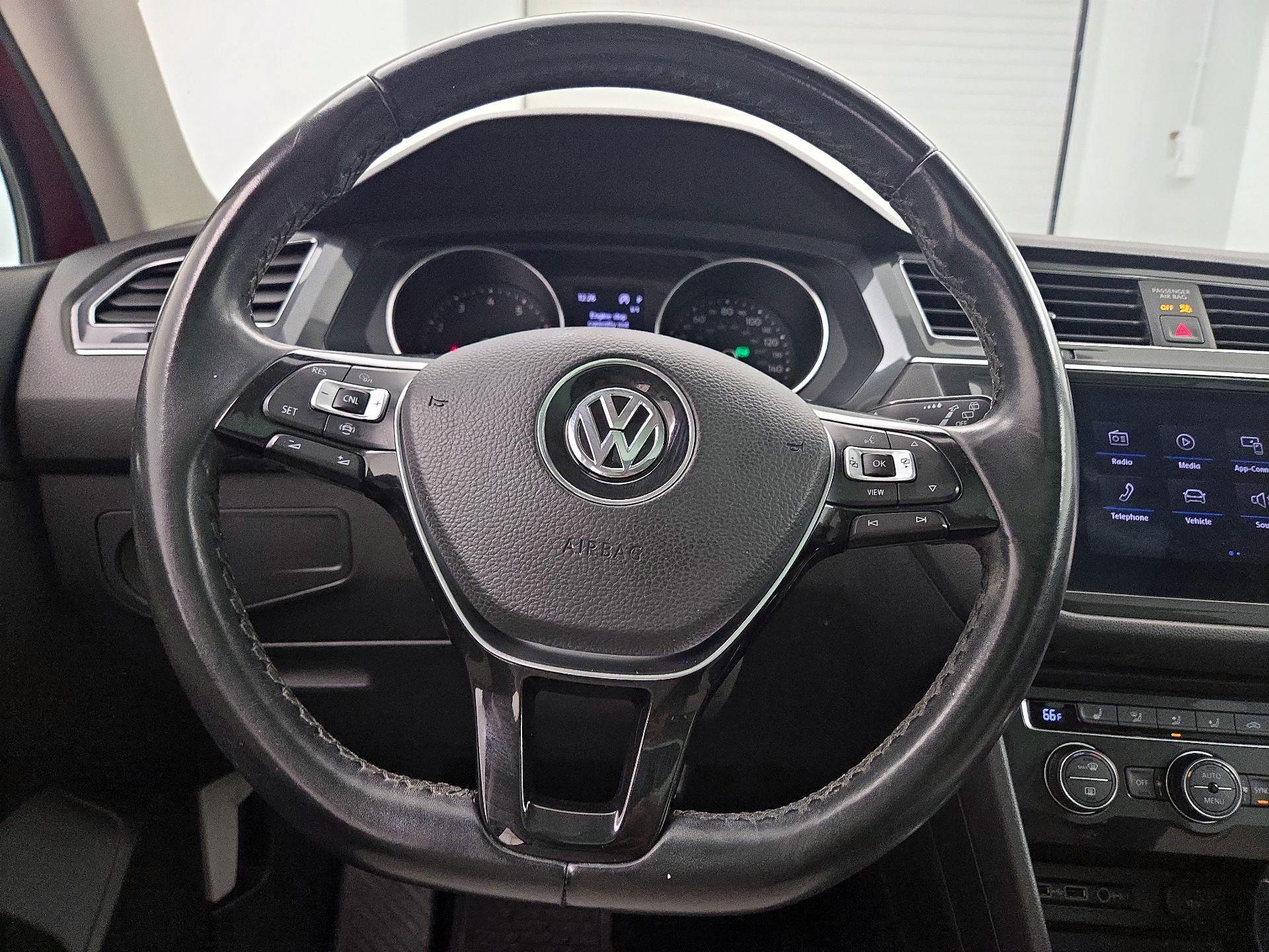 Thumbnail: 2019 Volkswagen Tiguan - 10