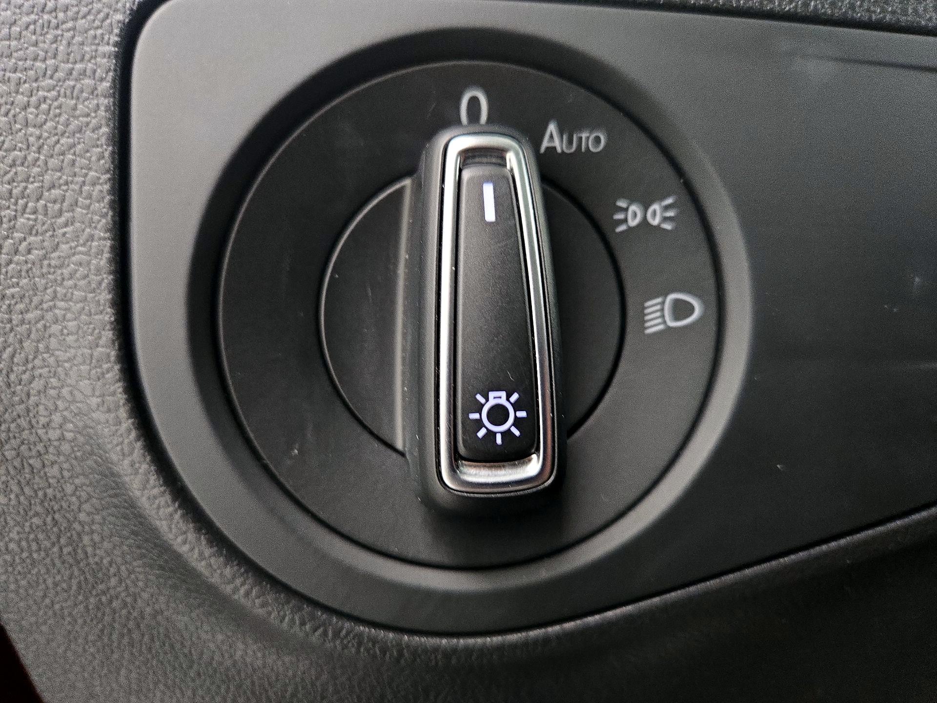 Thumbnail: 2019 Volkswagen Tiguan - 13