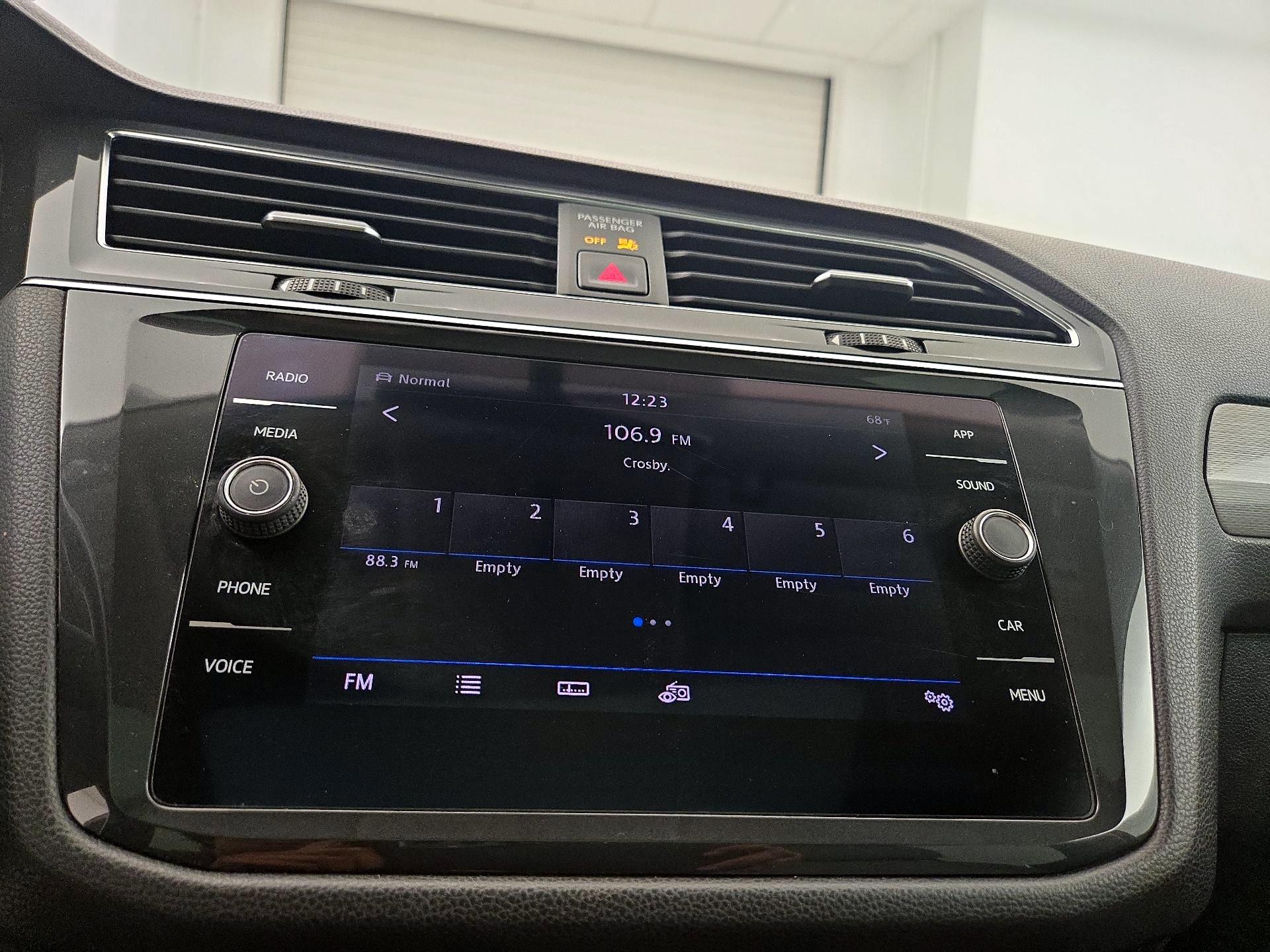 Thumbnail: 2019 Volkswagen Tiguan - 15