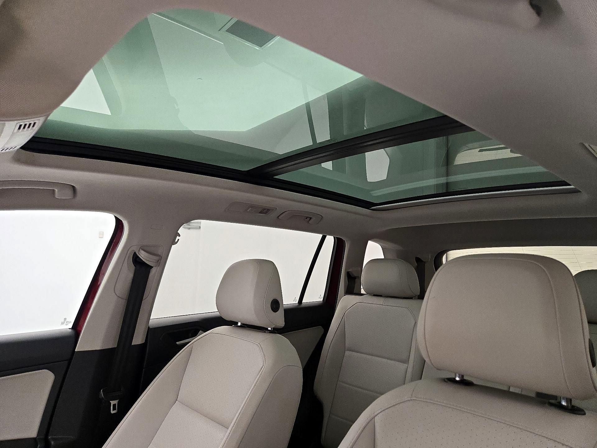 Thumbnail: 2019 Volkswagen Tiguan - 19
