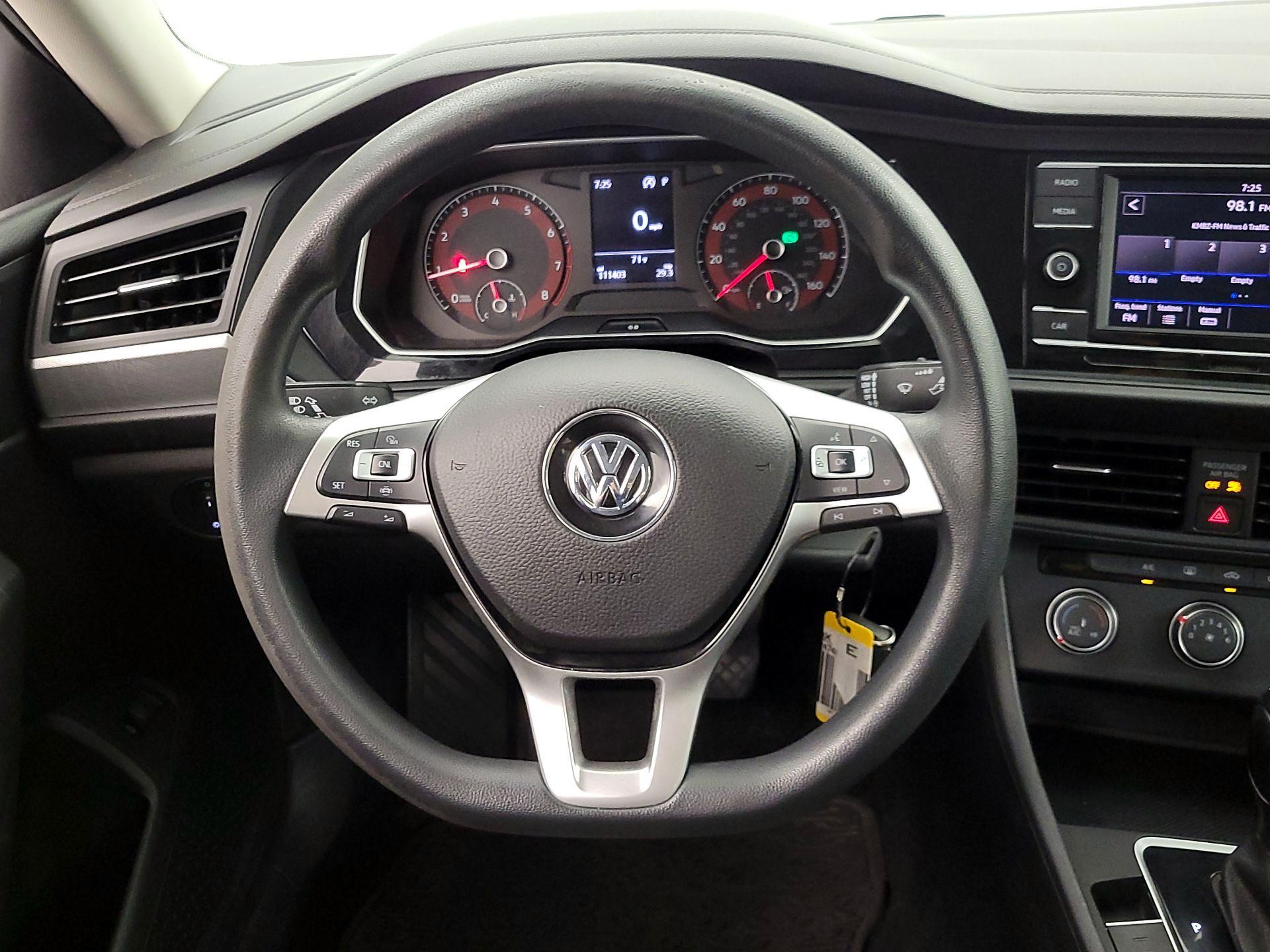 Thumbnail: 2019 Volkswagen Jetta - 10