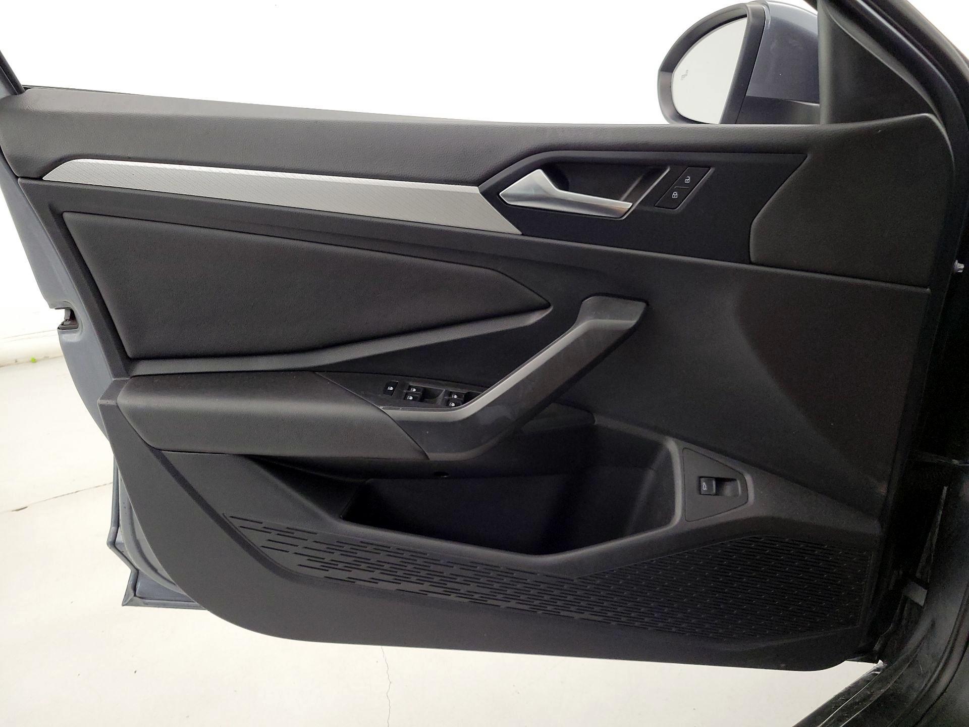 Thumbnail: 2019 Volkswagen Jetta - 12