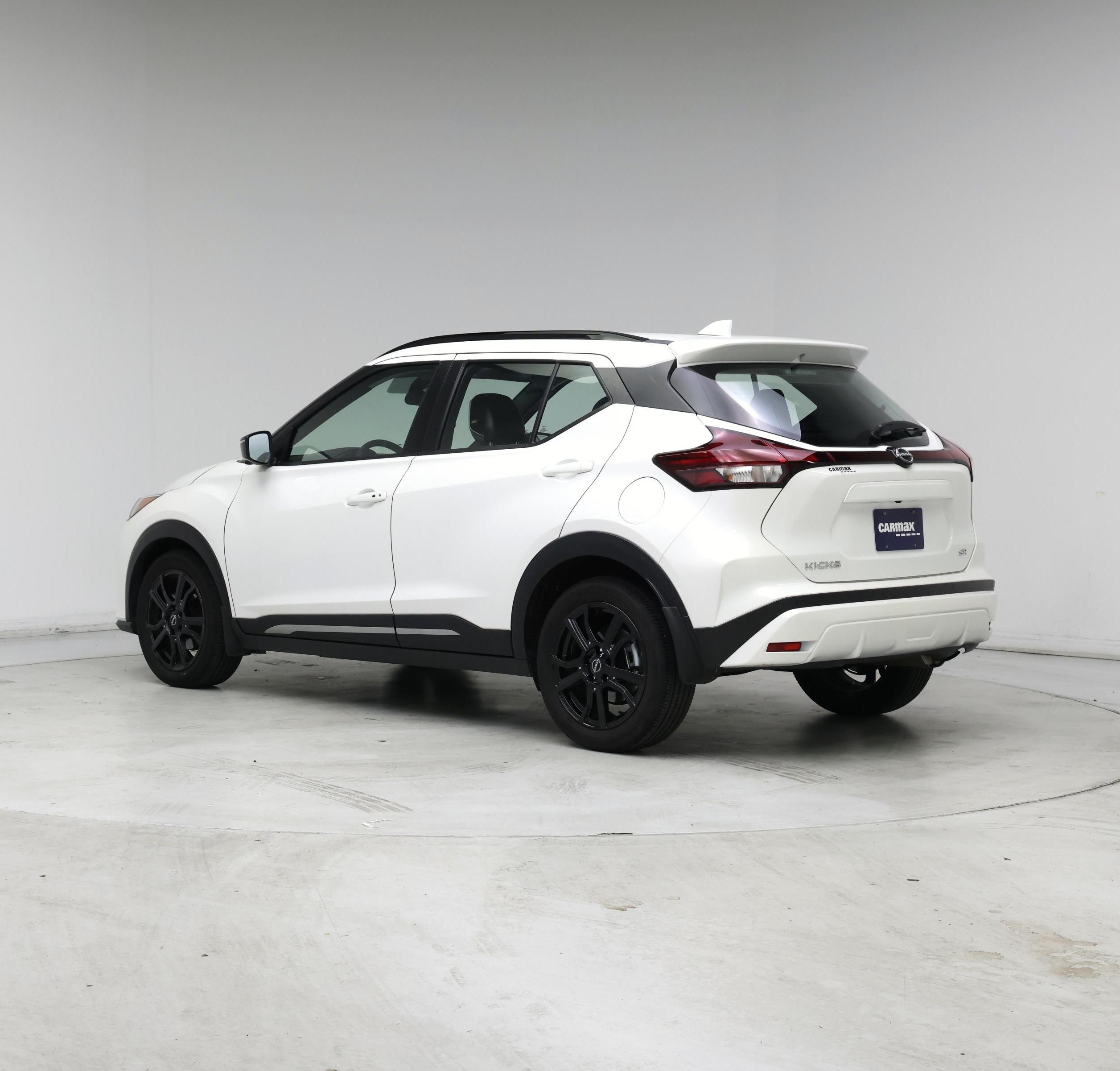 Thumbnail: 2024 Nissan Kicks - 2