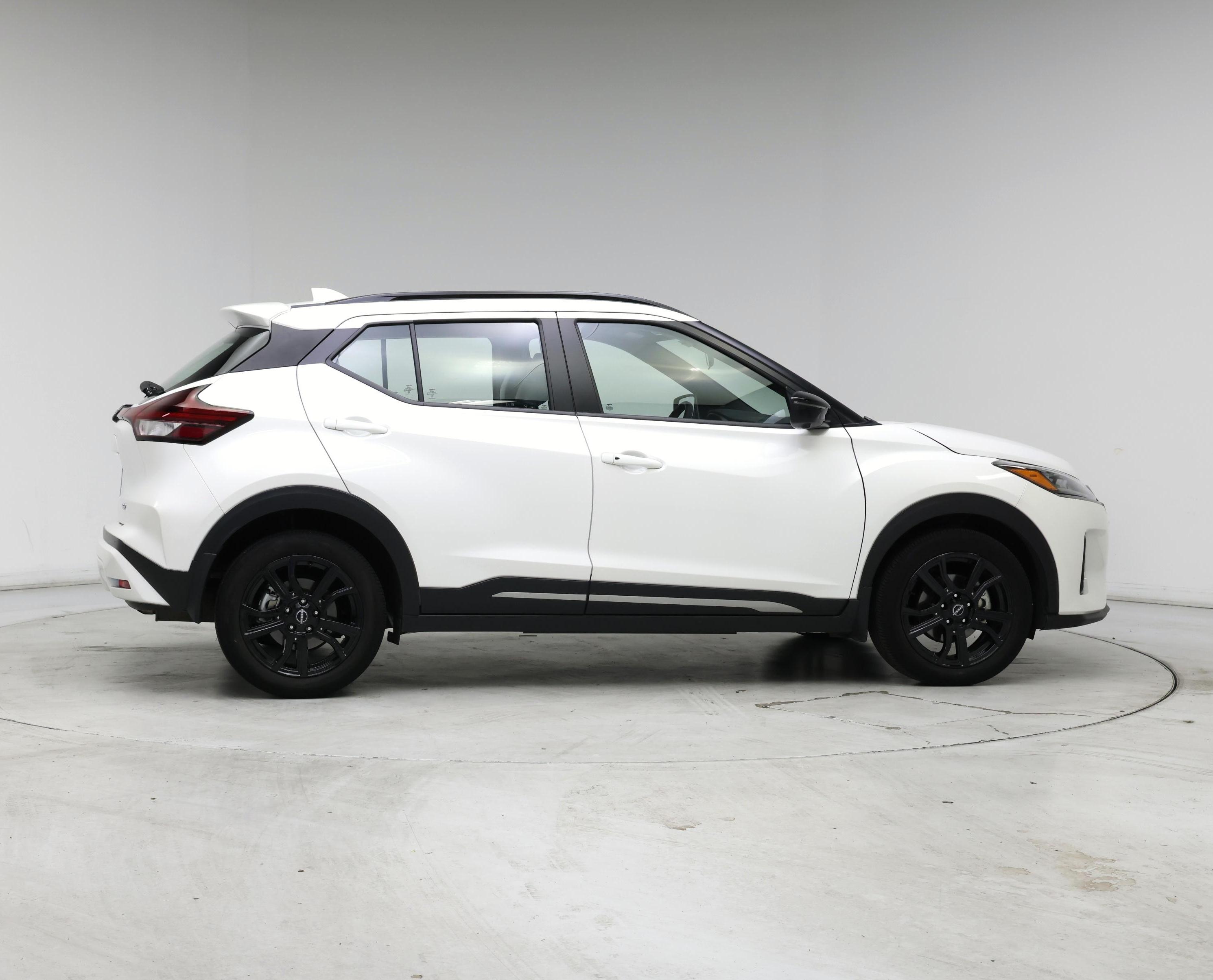 Thumbnail: 2024 Nissan Kicks - 7