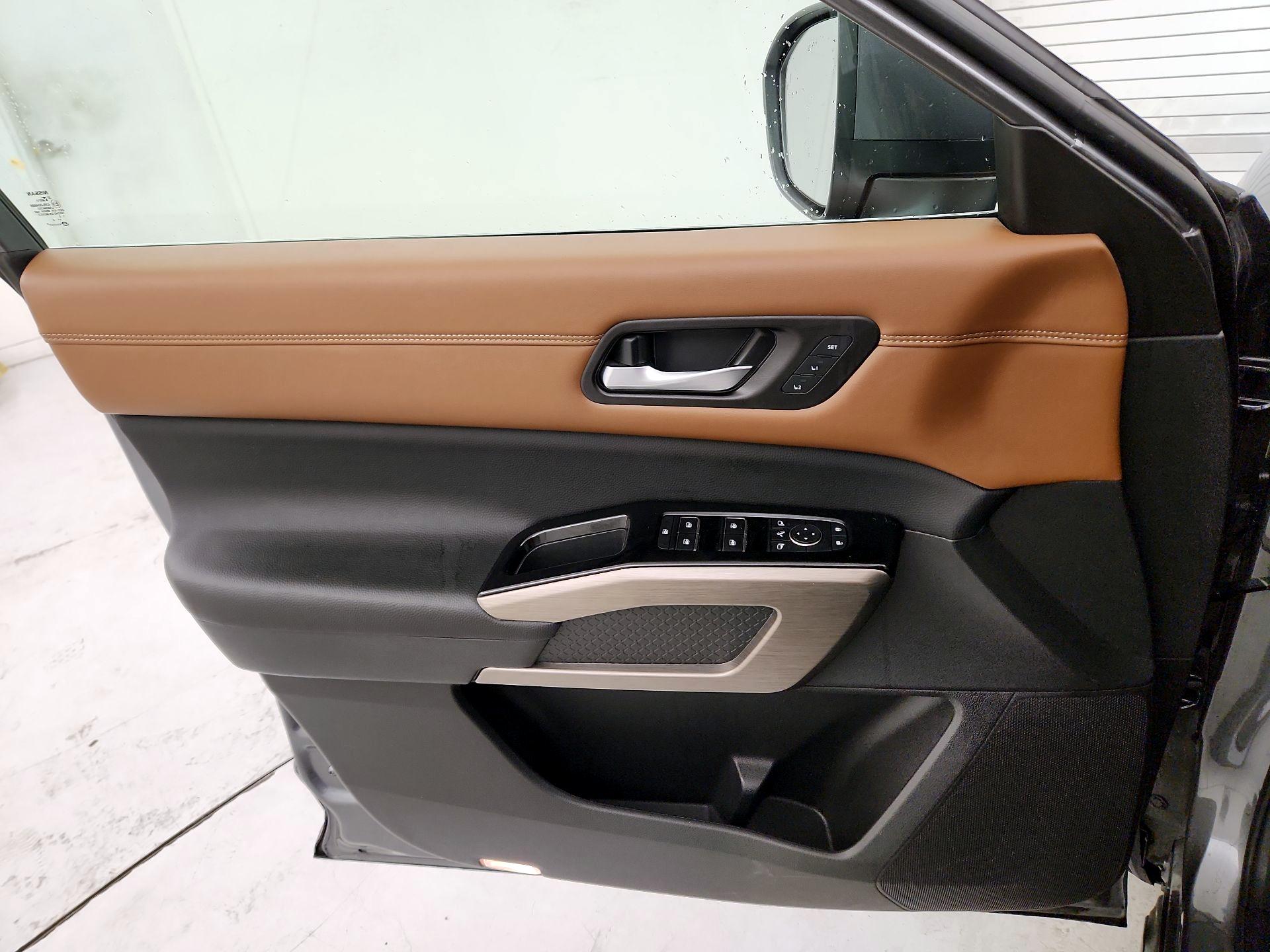 Thumbnail: 2022 Nissan Pathfinder - 12