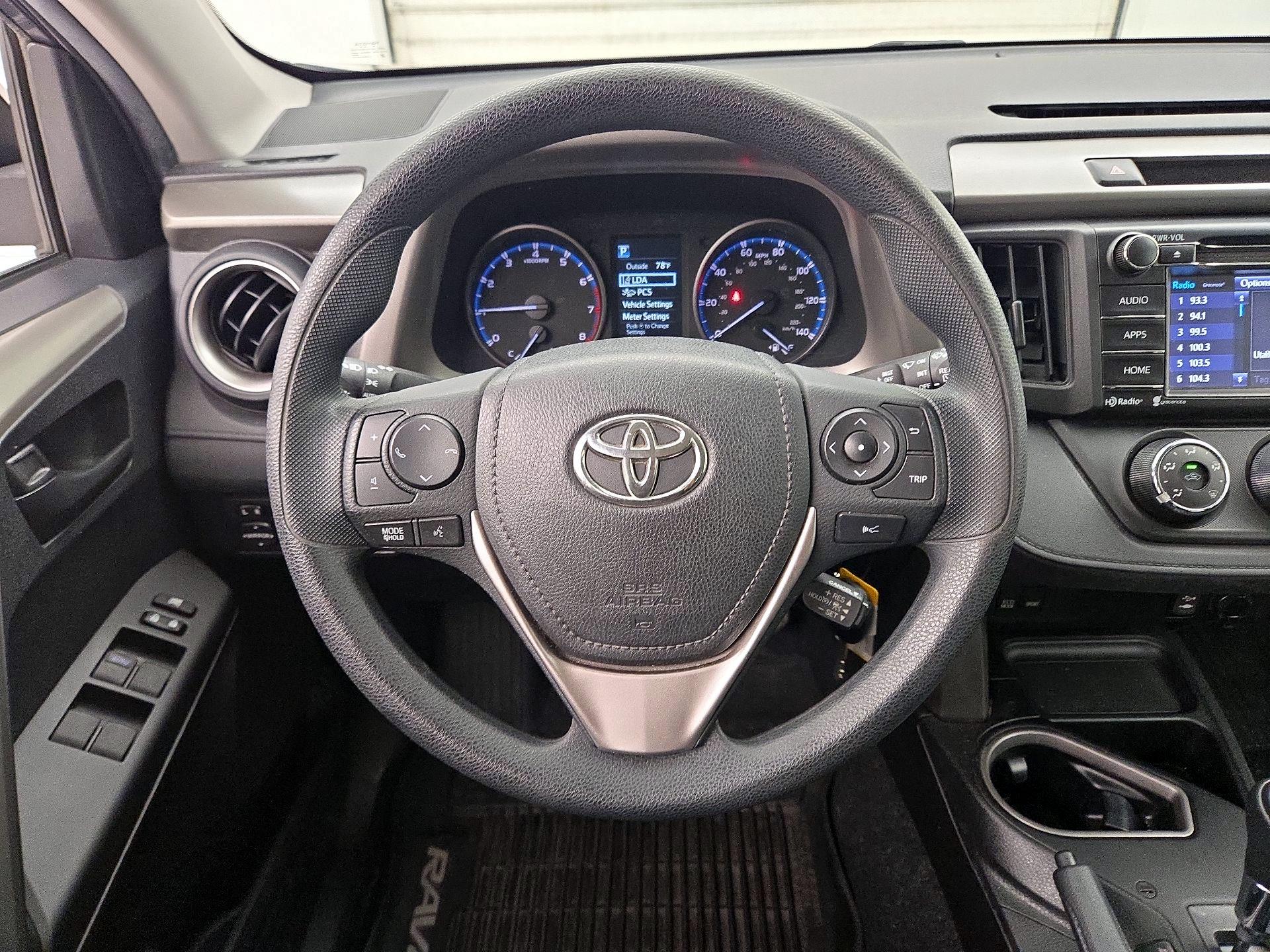 Thumbnail: 2017 Toyota RAV4 - 10