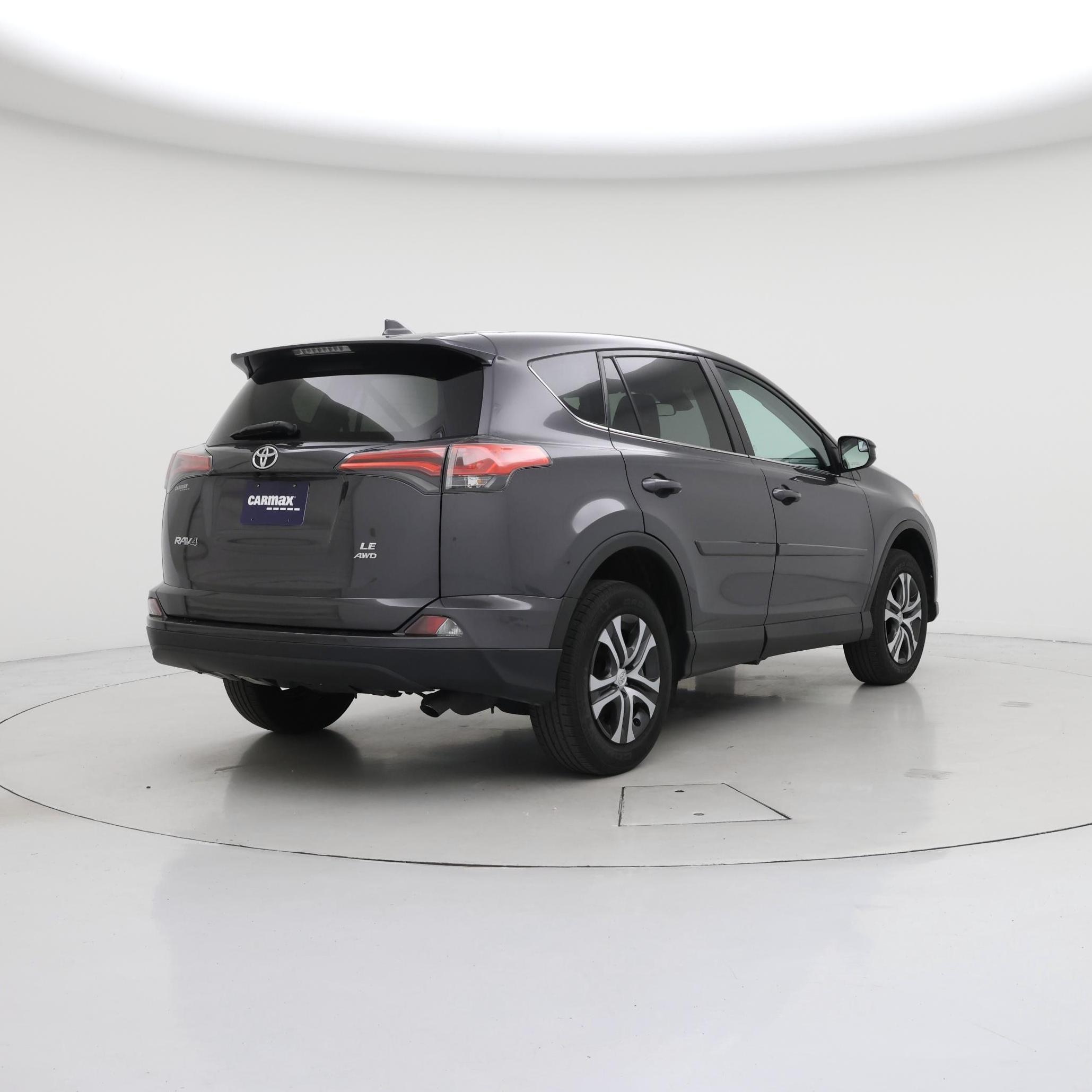 Thumbnail: 2017 Toyota RAV4 - 8