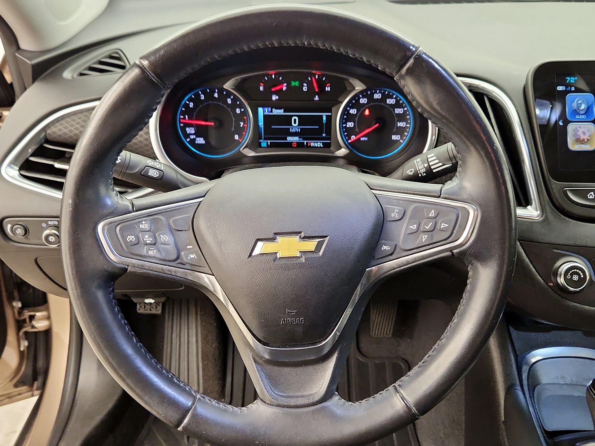 Thumbnail: 2018 Chevrolet Malibu - 10