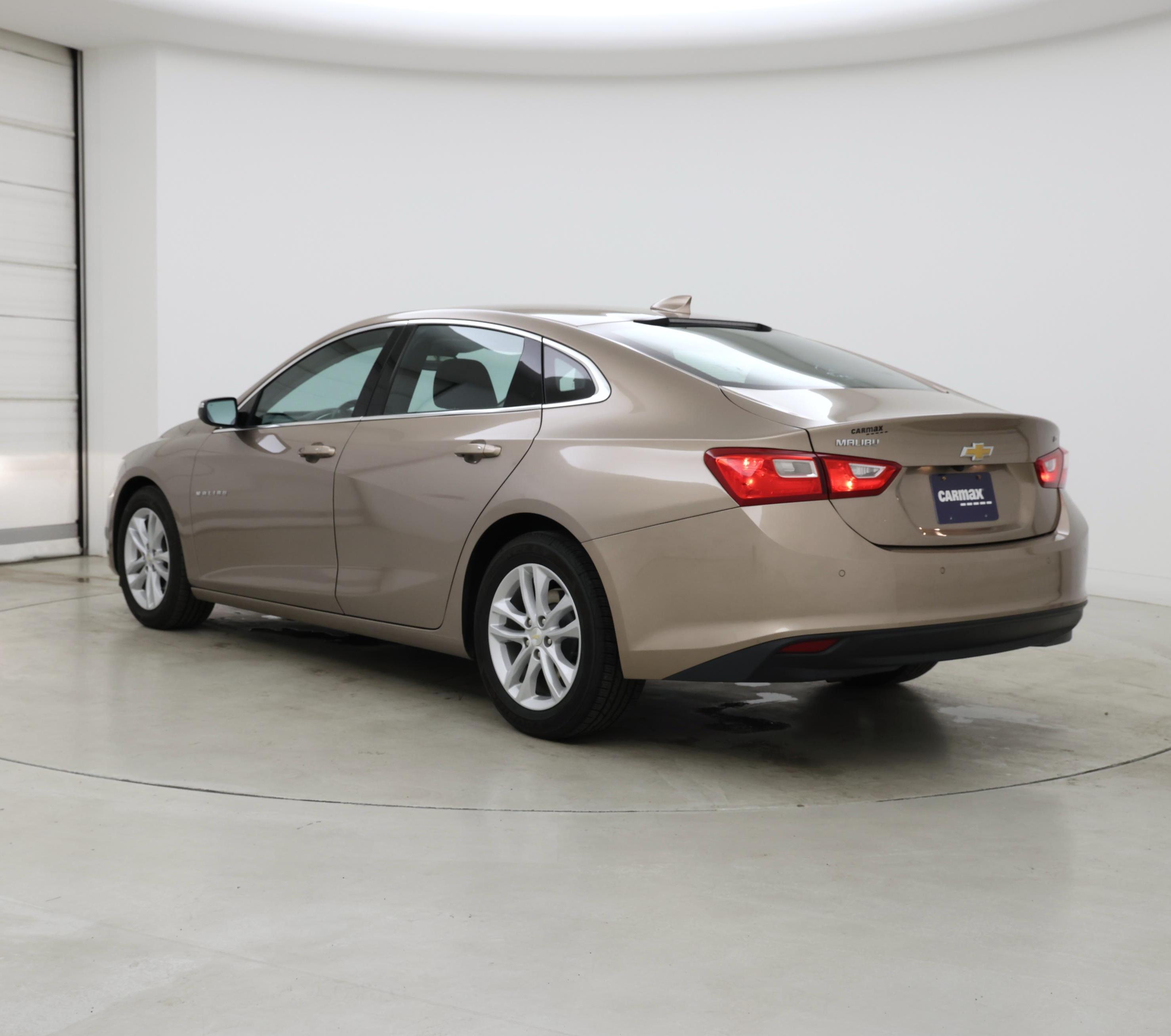 Thumbnail: 2018 Chevrolet Malibu - 2