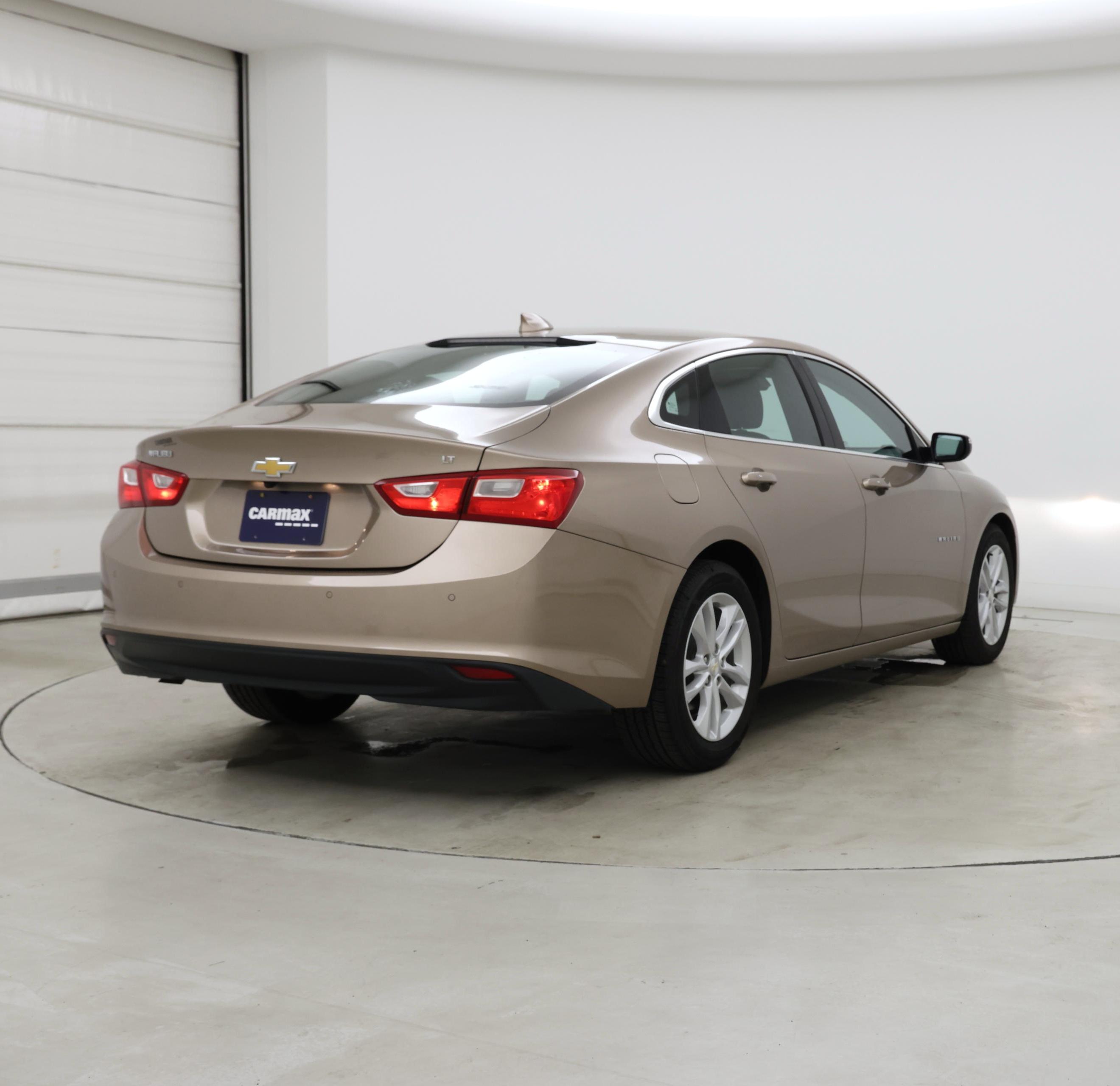 Thumbnail: 2018 Chevrolet Malibu - 8